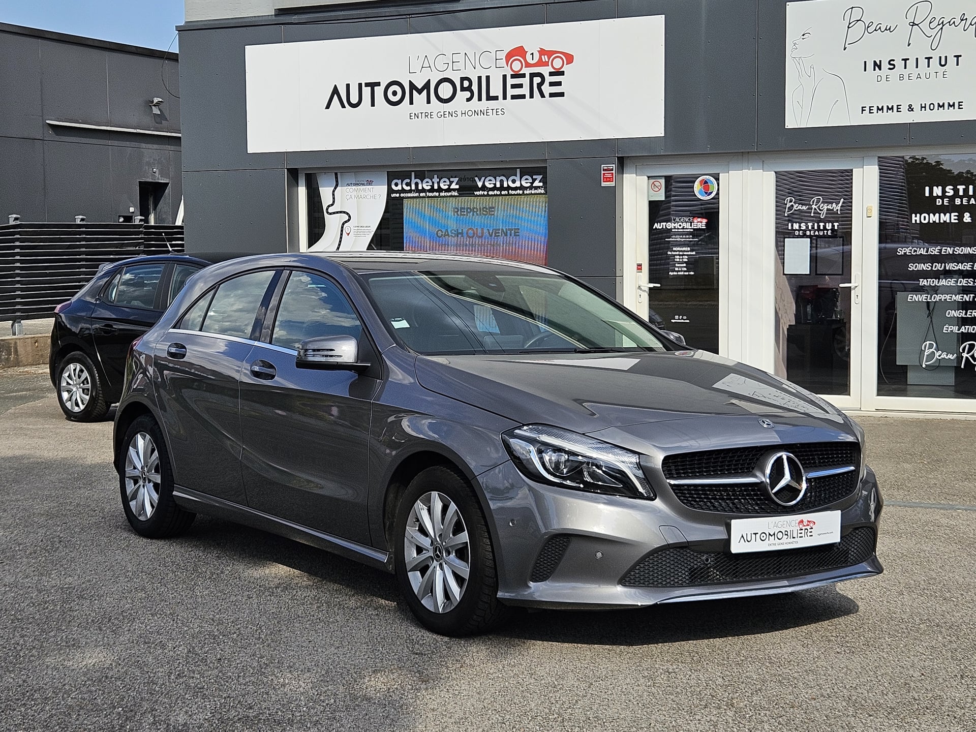 Mercedes-Benz Classe A 180 INSIPIRATION 1.6 122 CV (Caméra de recul - GPS - Bluetooth)