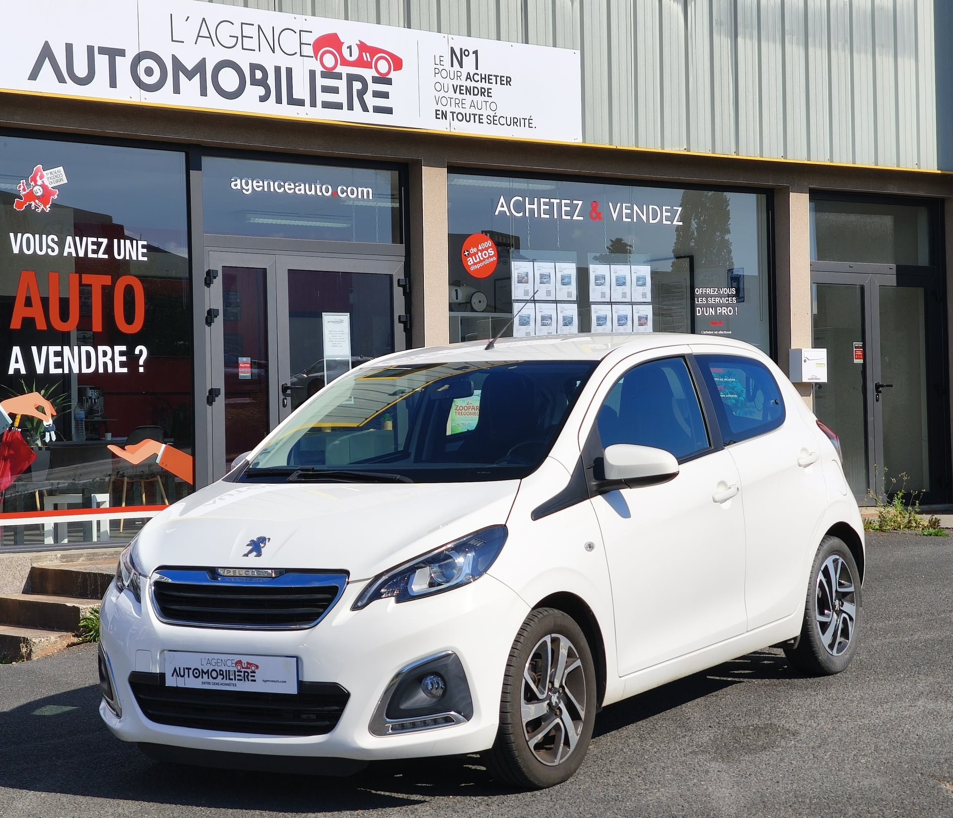 Peugeot 108 1.2 vti 82 ch ALLURE **entretien Peugeot, distribution OK**