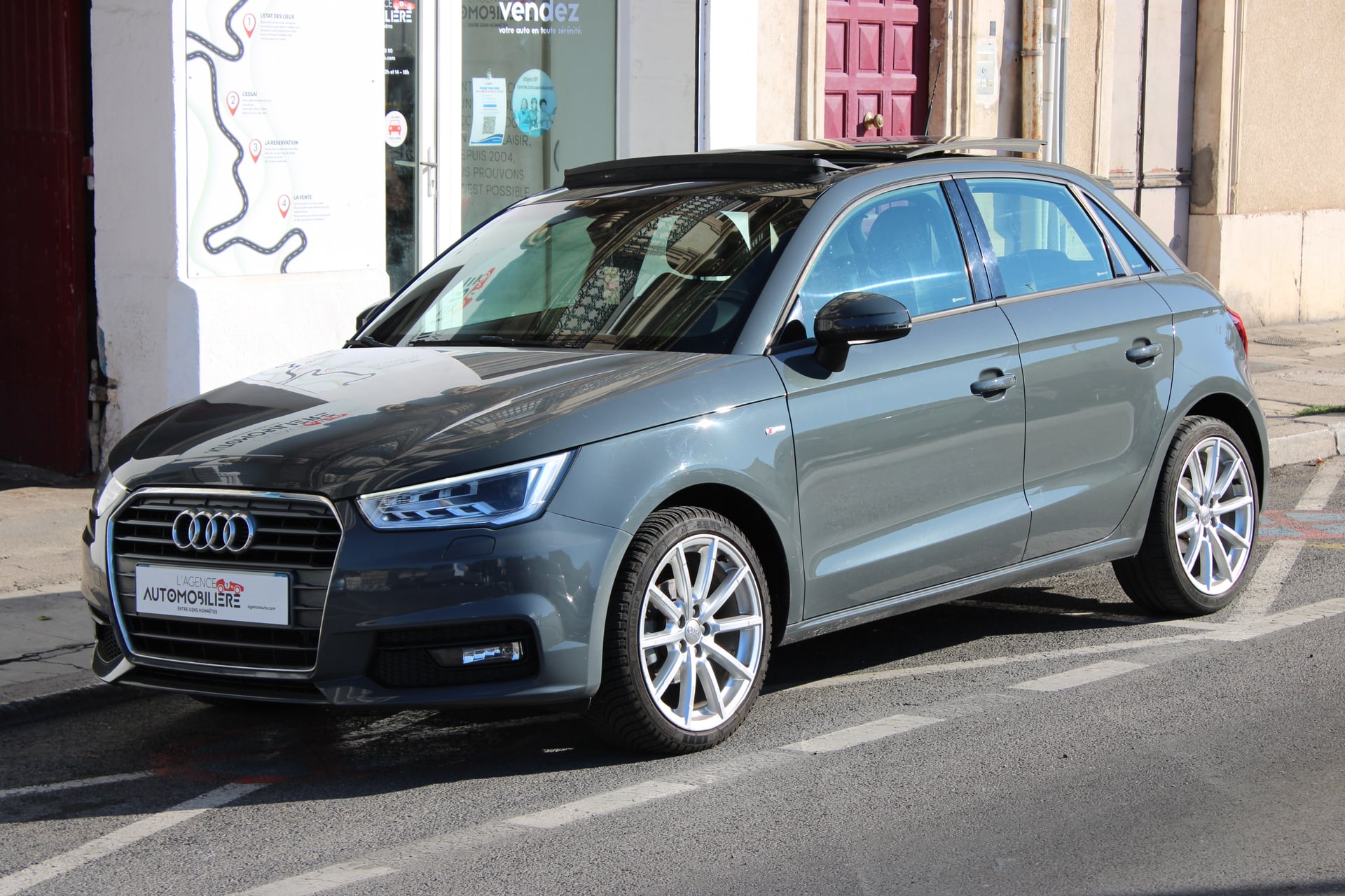 Audi A1 SPORTBACK 1.4 TDI 90 S LINE ( Toit ouvrant, Distribution changée, Radar Av / Arr ... )