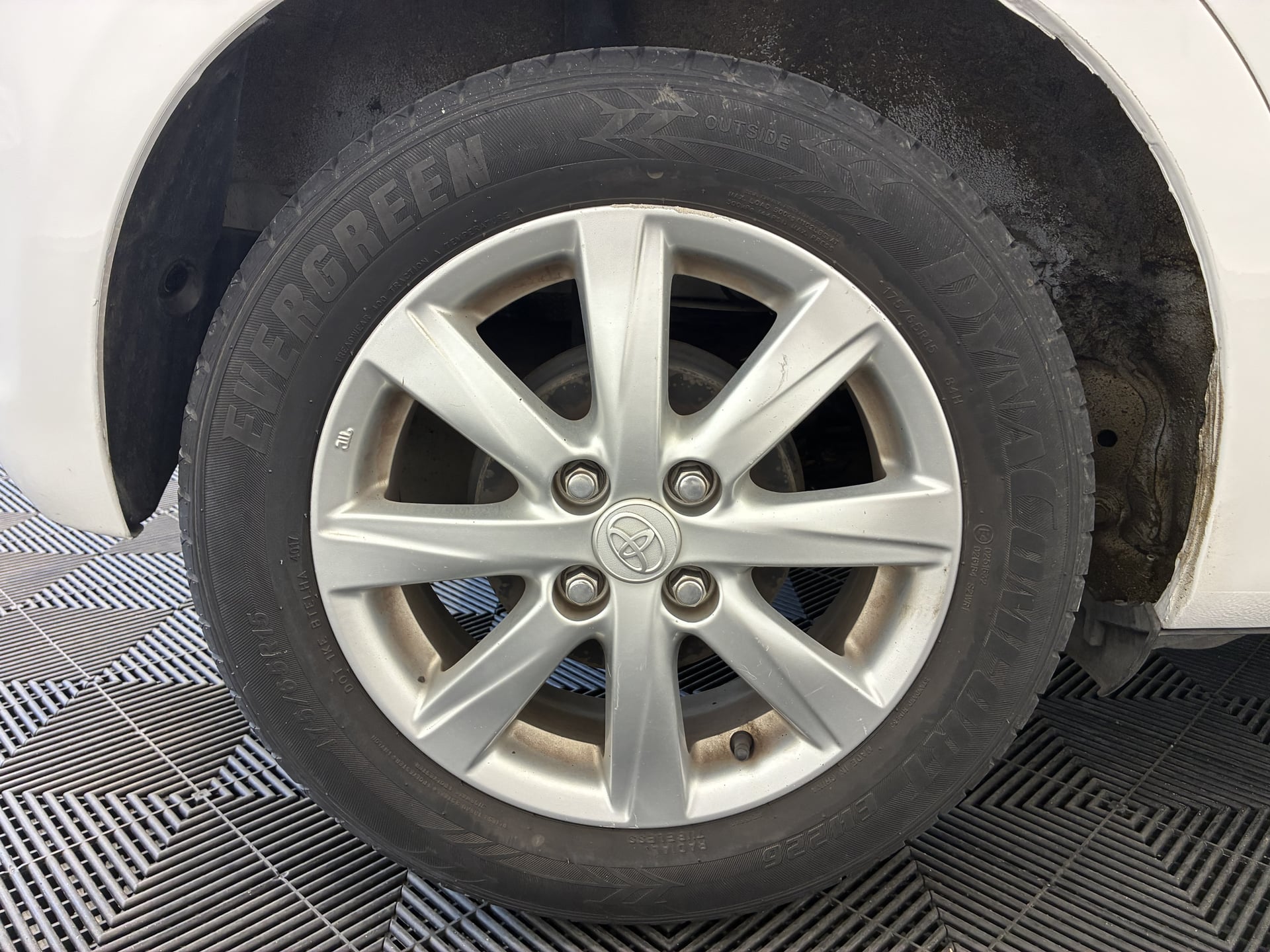 Toyota Yaris 1.0 VVTi 69ch — 26