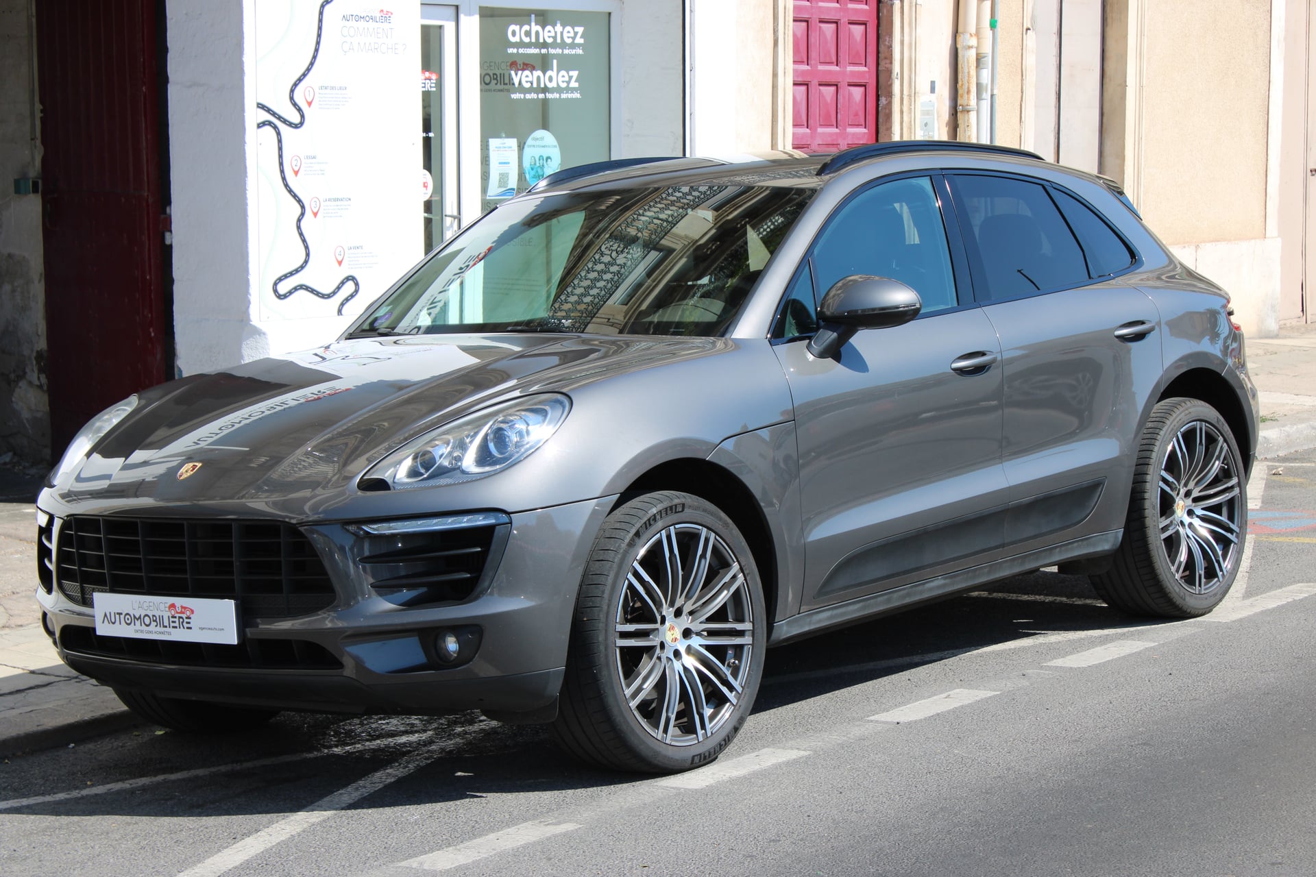 Porsche Macan S V6 3.0 340 ch ( Coffre électrique, Sièges chauffants, Radar Av et Arr ... )