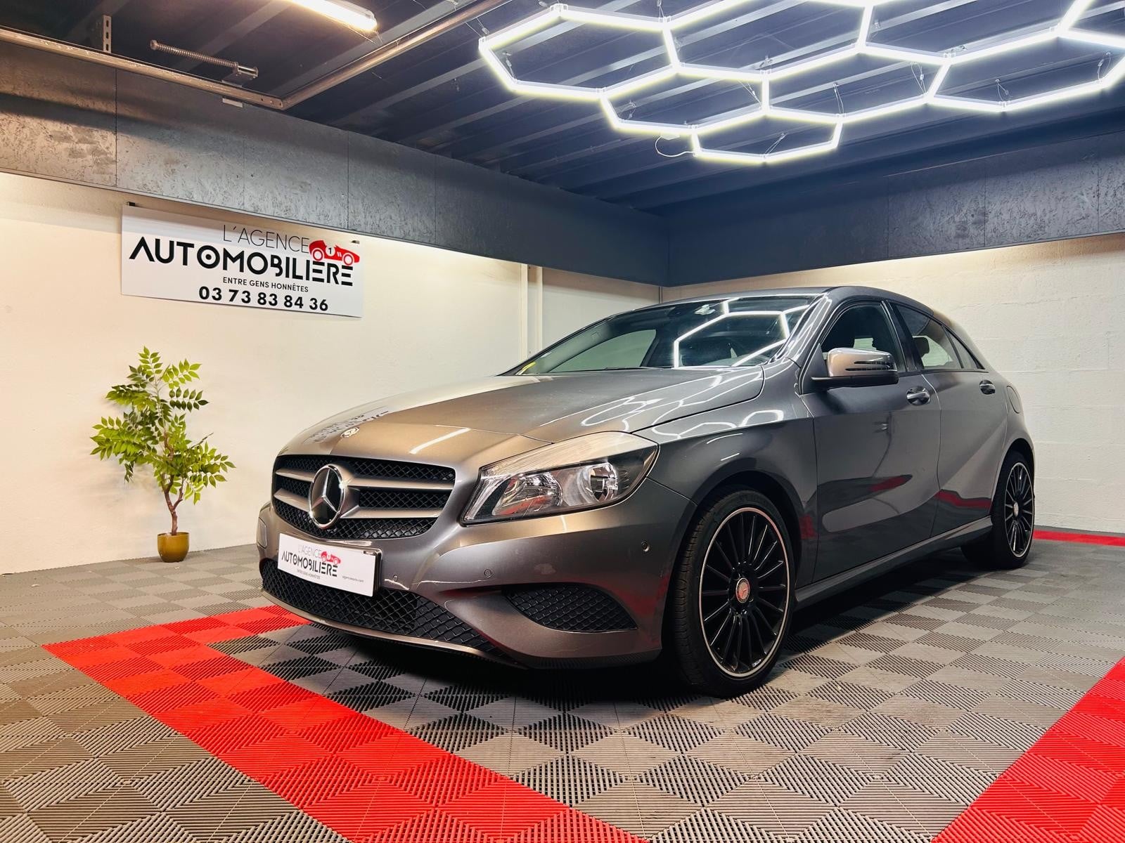 Mercedes-Benz Classe A 180 CDI 109 cv Fascination – 2ème Main – Très Bien Suivi – Attelage – Jantes AMG