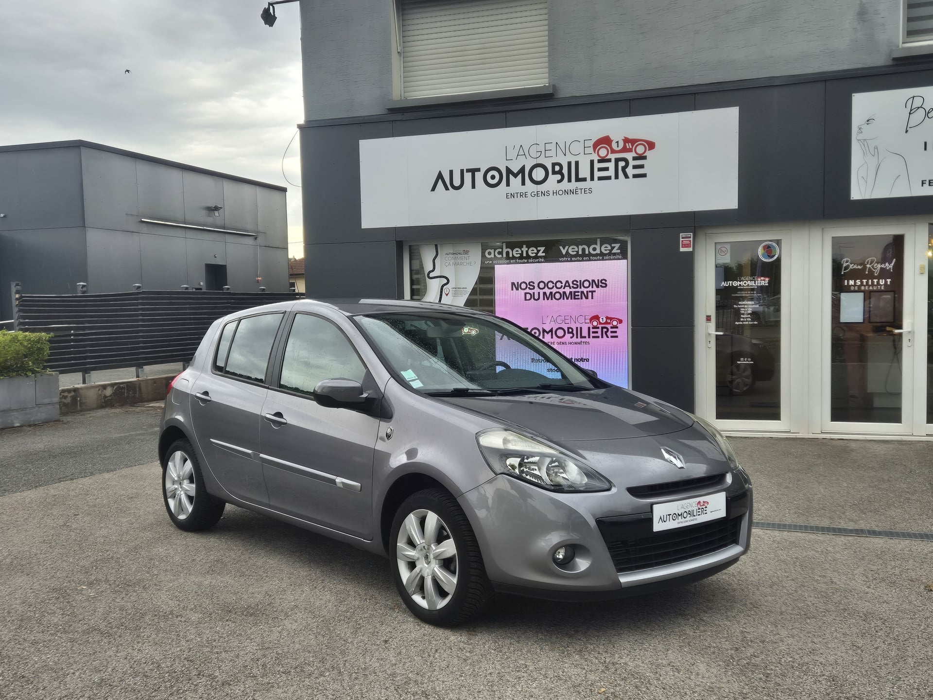 Renault Clio 1.2 TCe 103 cv « XV de France - 89900 kms -