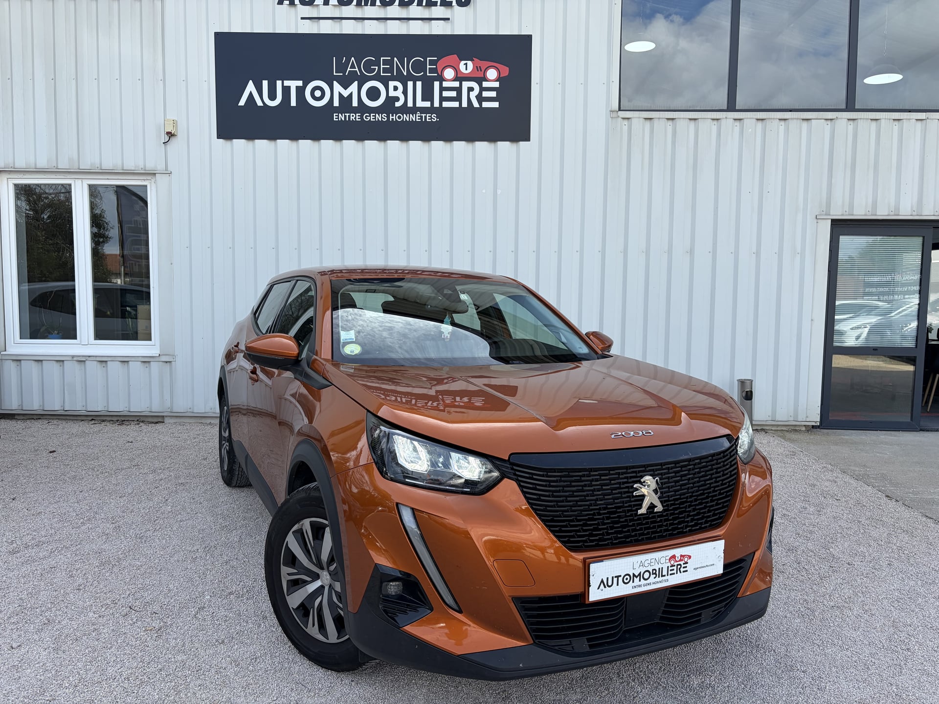 Peugeot 2008 1.5 BLUEHDI - 110cv ACTIVE / COURROIE NEUVE