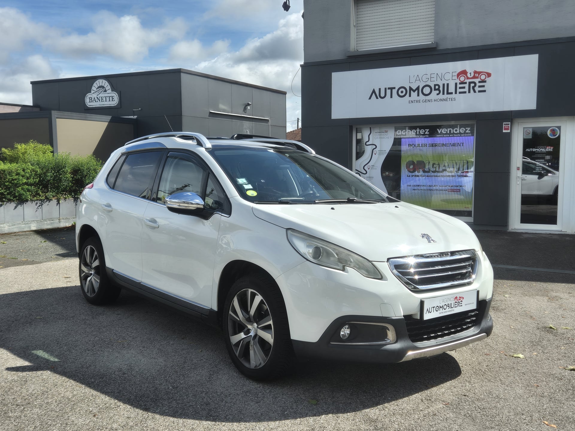 Peugeot 2008 1.6 e-HDi 115 cv FELINE — 2