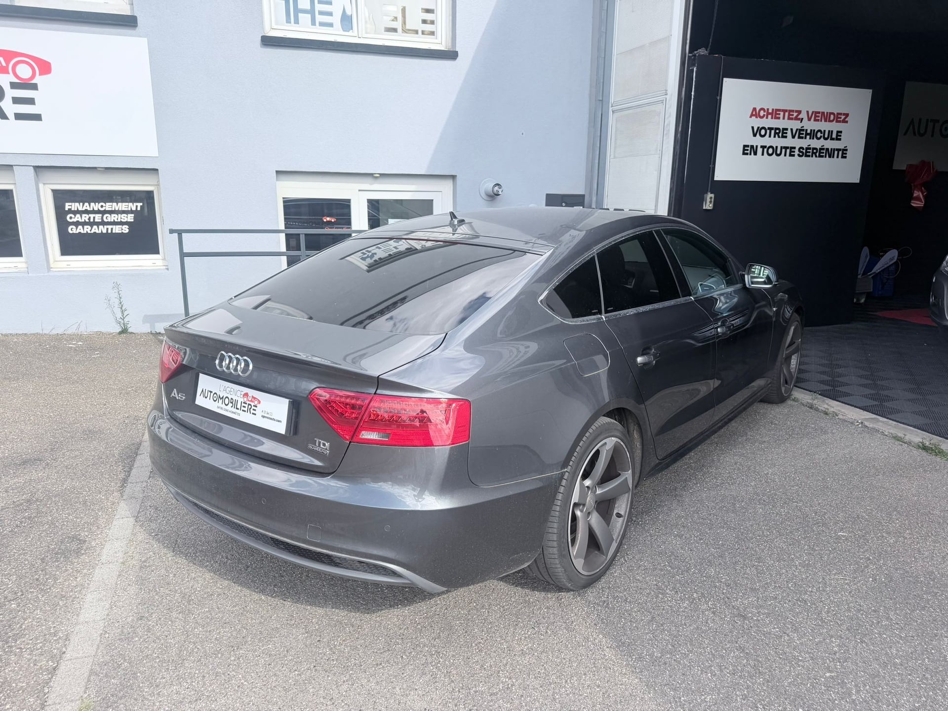 Audi A5 Sportback 2.0 TDI 190 S-LINE Bluetooth - Caméra de recul - Toit ouvrant — 2