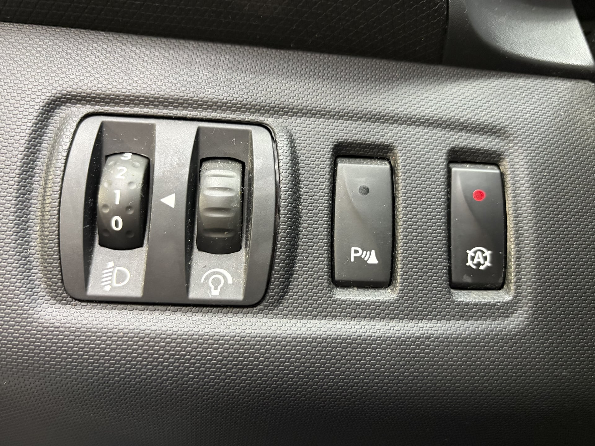 Renault Clio 4 1.5 DCI 90 Energy Eco2 Buisness — 24