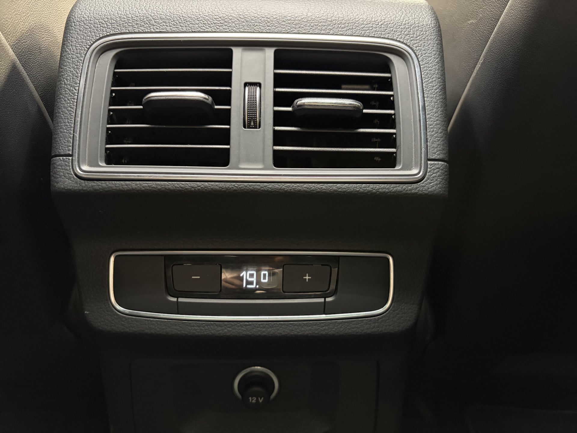 Audi Q5 2.0 40-TDI S-LINE — 28
