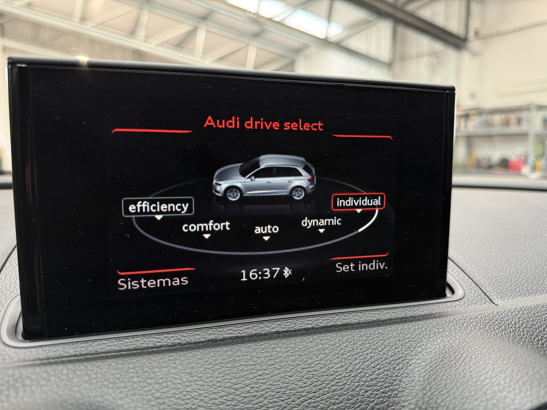Audi A3 1.6 TDI 110 Ambition Luxe — 17