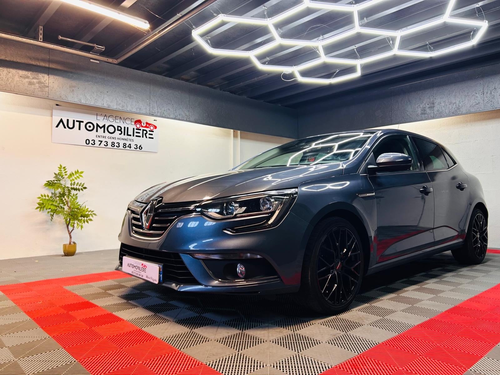 Renault MEGANE IV IV Hatchback 1.5 dCi 16V 110 cv - Finition Intens Energy