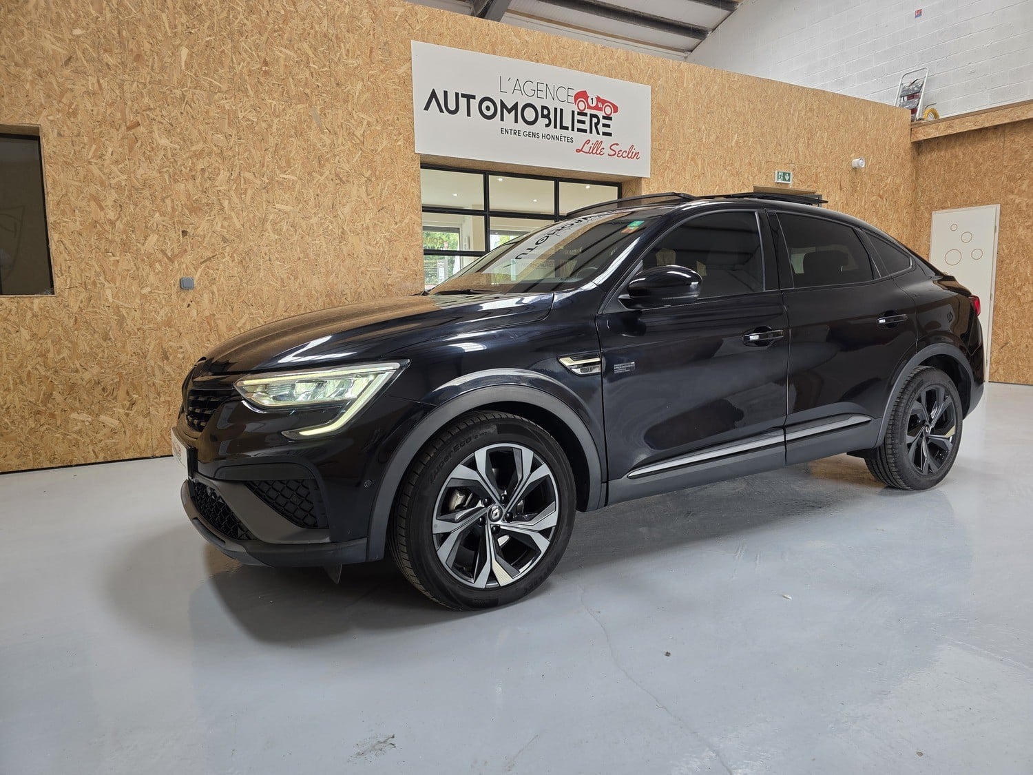 Renault Arkana 1.6 E-TECH HYBRIDE 145 ENGINEERED