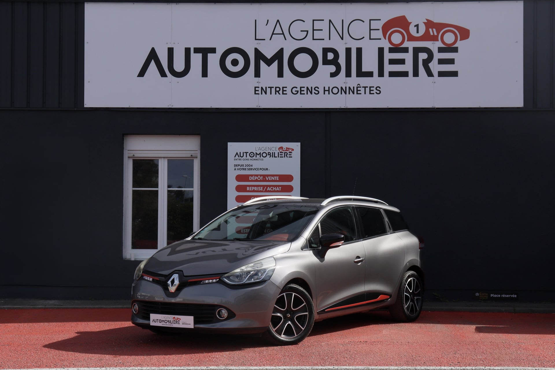Renault Clio IV Estate 1.5 DCi 90 Intens BMV5 (1ère main, Distri à jour)