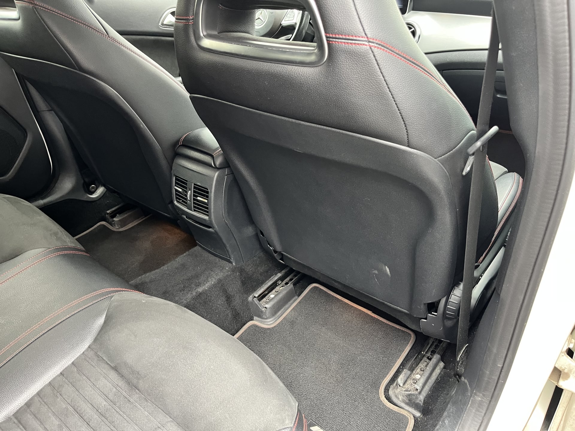 Mercedes-Benz GLA 200 156ch Fascination 7G-DCT PACK AMG — 34