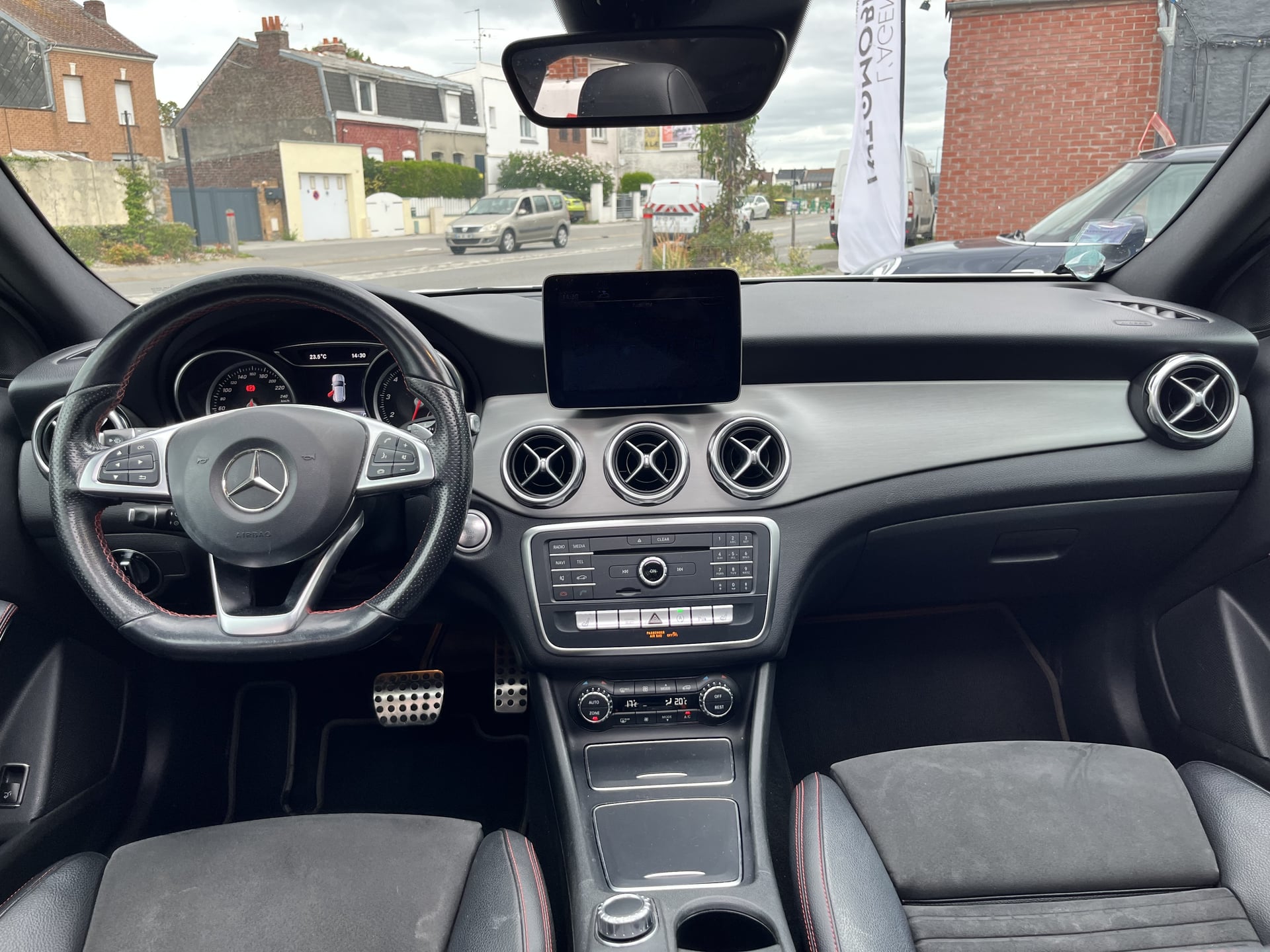Mercedes-Benz GLA 200 156ch Fascination 7G-DCT PACK AMG — 2