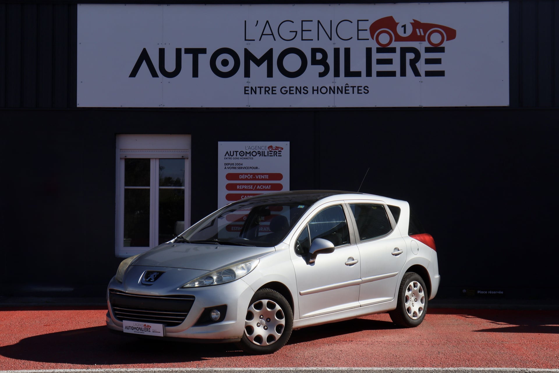 Peugeot 207 SW 1.4 VTi 95 Finition 64 BVM5 (Toit Panoramique, Clim bi-zone)