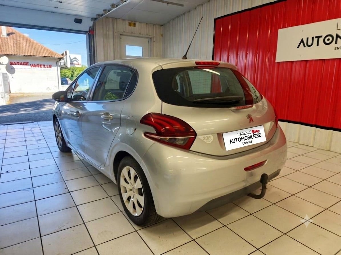 Peugeot 208 208 1.2 VTI LIKE — 2