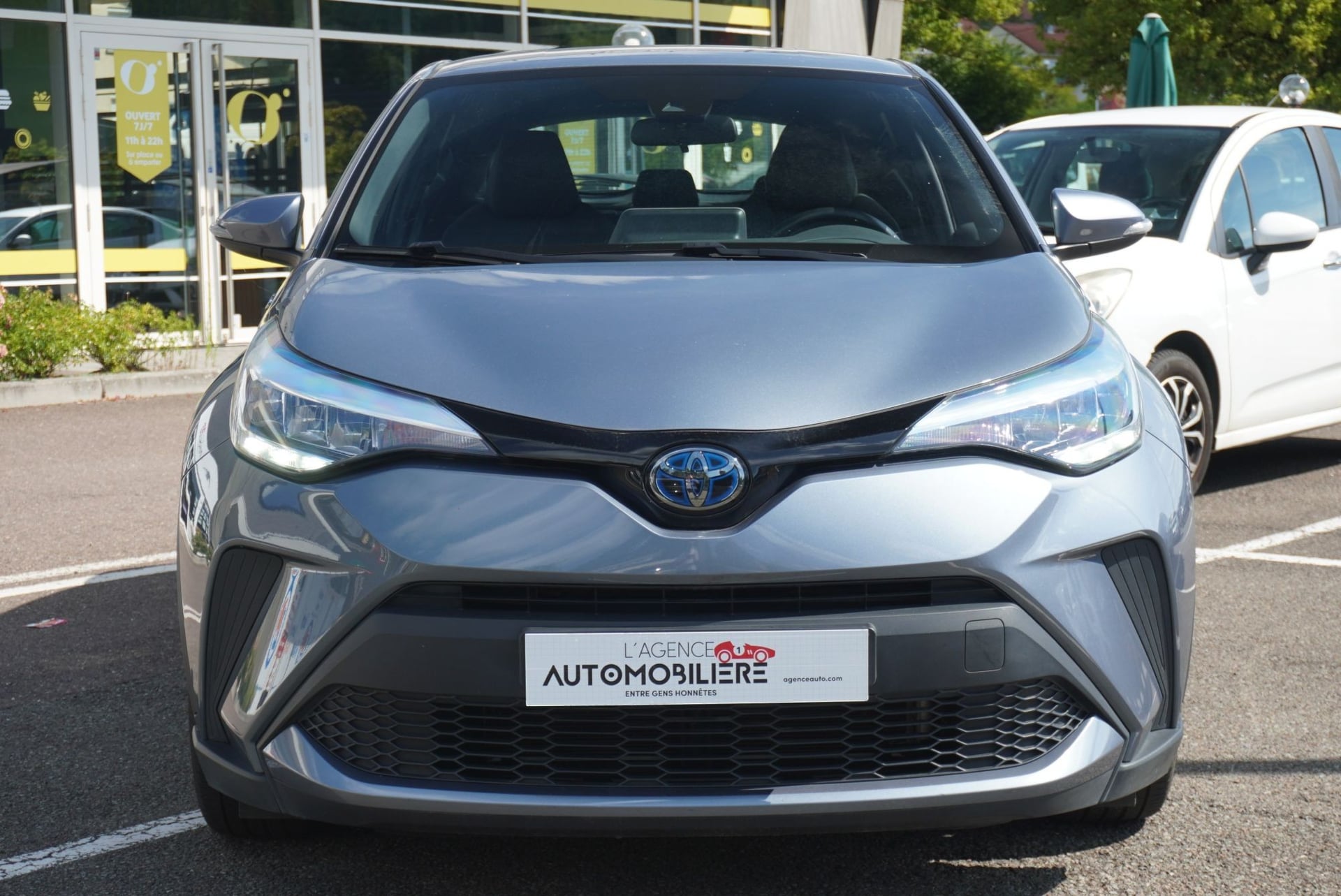 Toyota C-HR 1.8 hybride 122 ch 2WD E-CVT Dynamic — 2