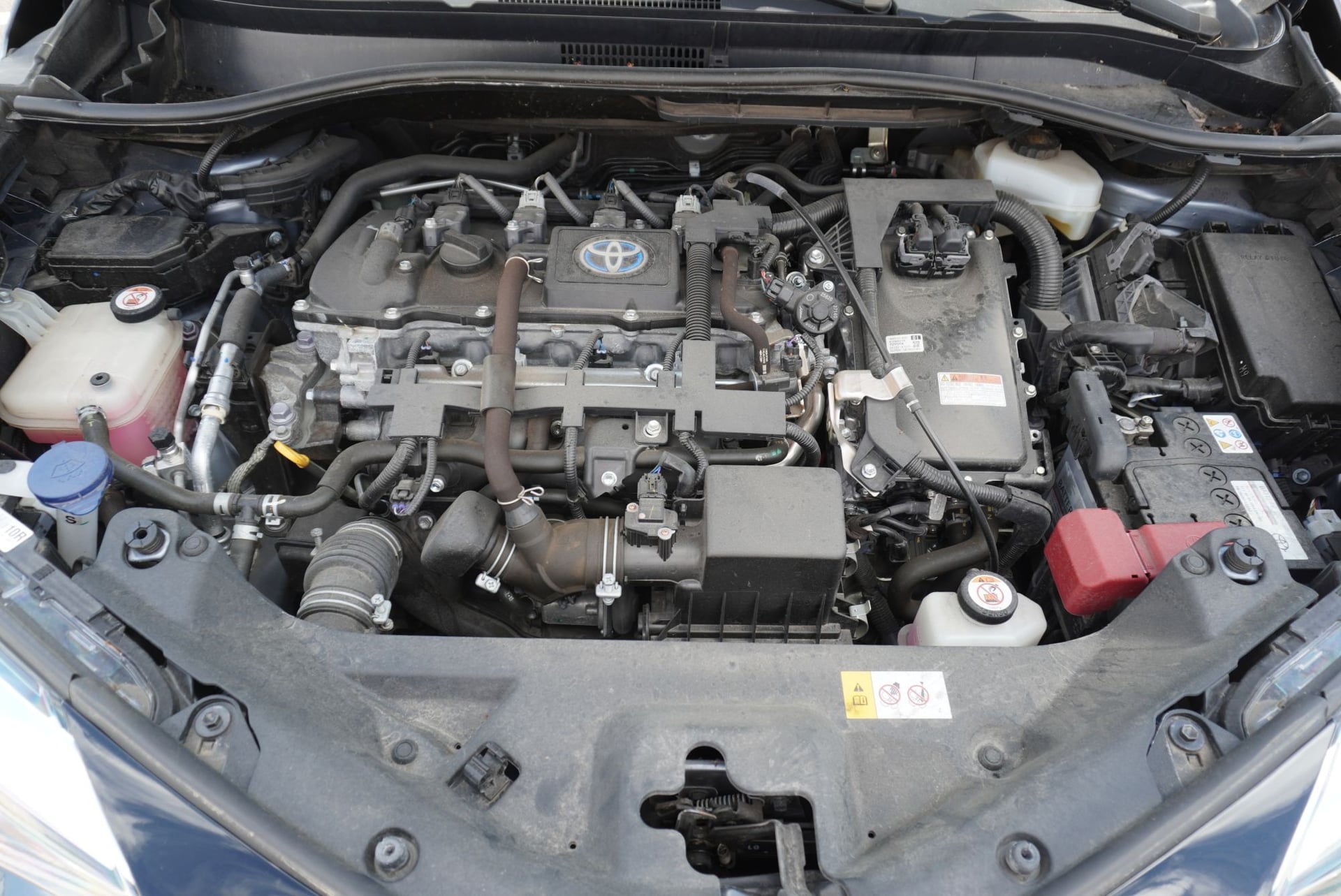 Toyota C-HR 1.8 hybride 122 ch 2WD E-CVT Dynamic — 30