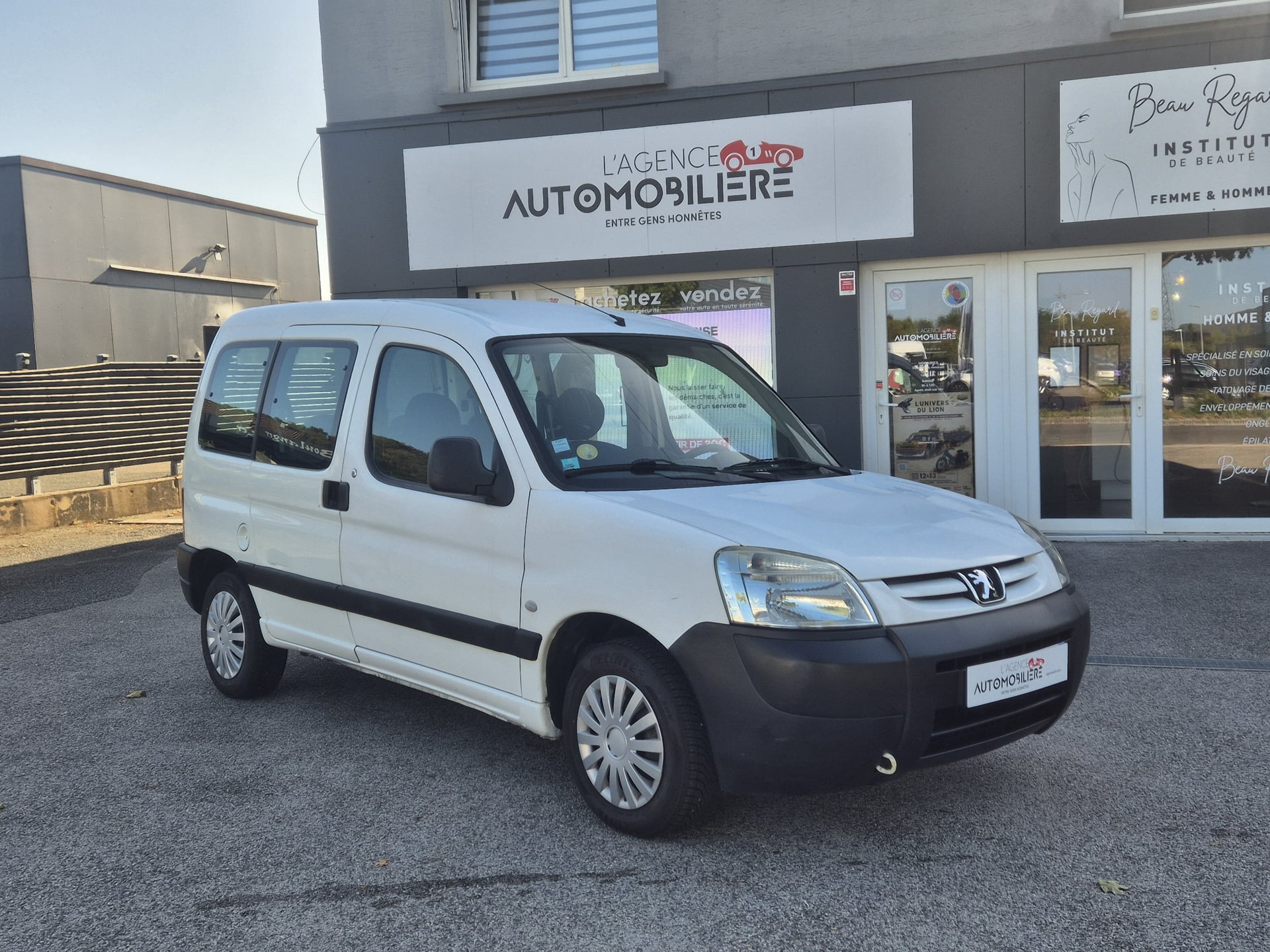 Peugeot Partner 1.4 i 75 cv 5 PLACES