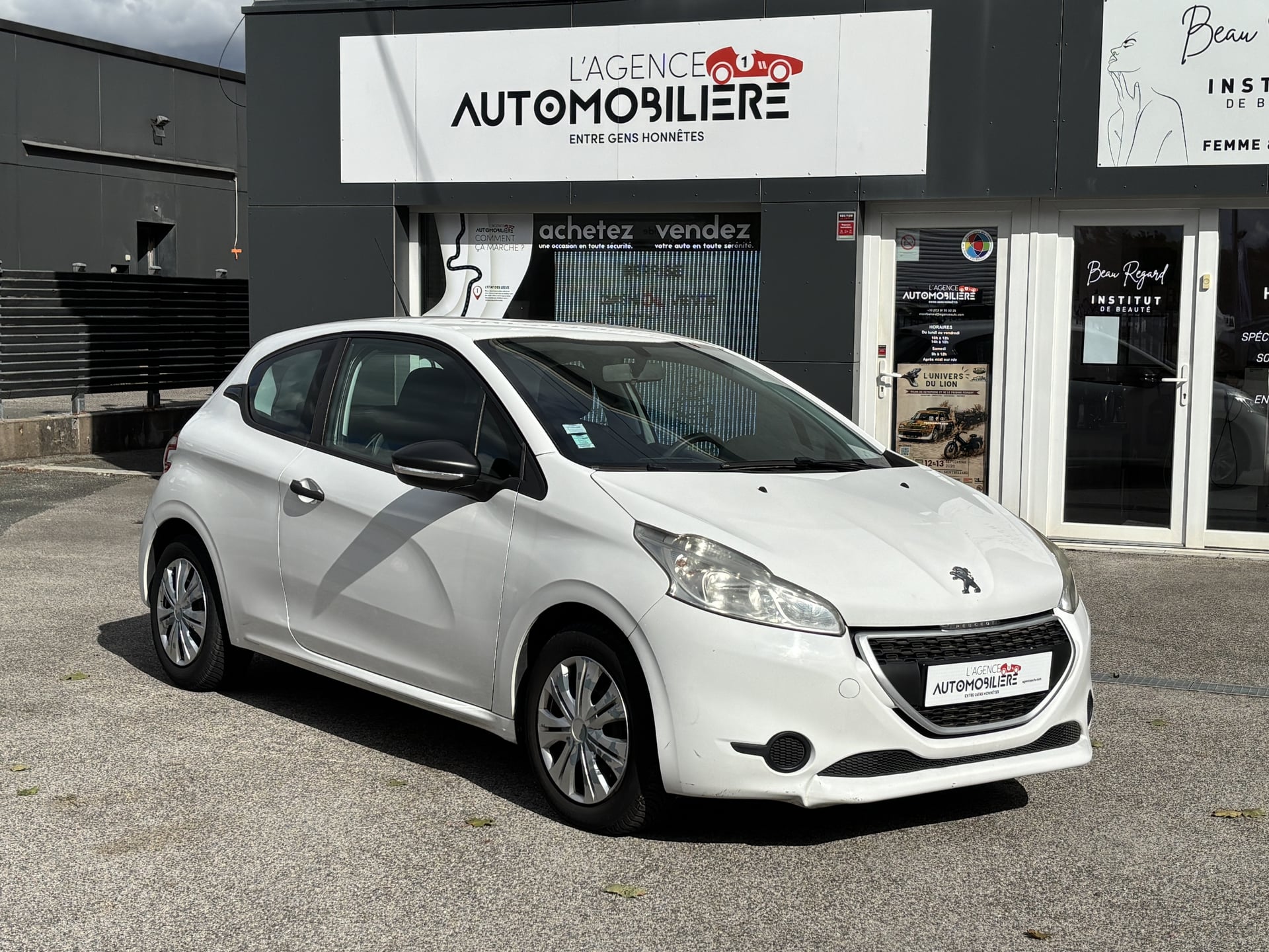Peugeot 208 1.0 VTi 68 ch ACCESS 3P- 1ère MAIN - KIT DISTRIBUTION NEUF