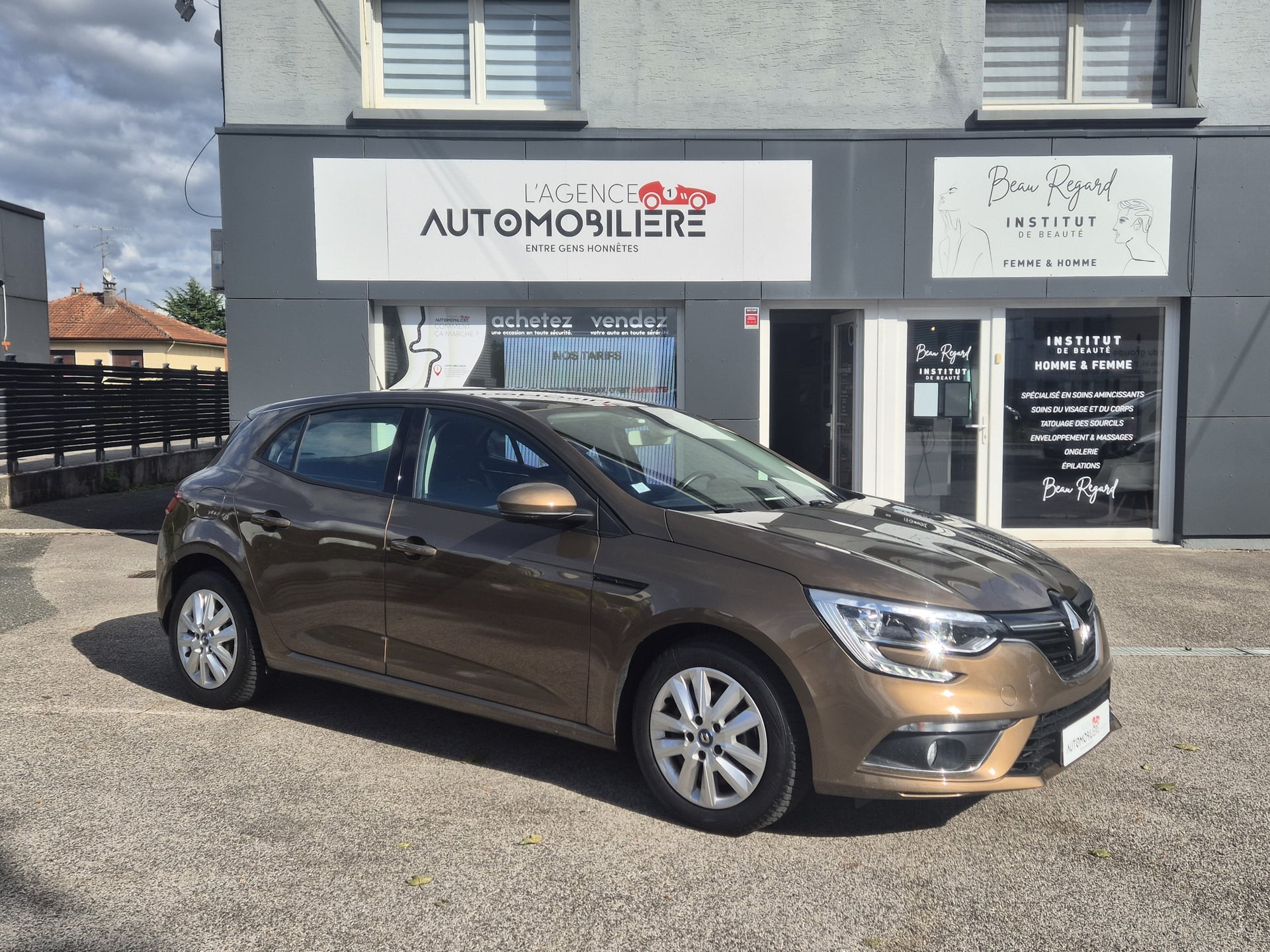 Renault Megane IV Hatchback 1.5 dCi 110 NAV - 2 Places - — 20