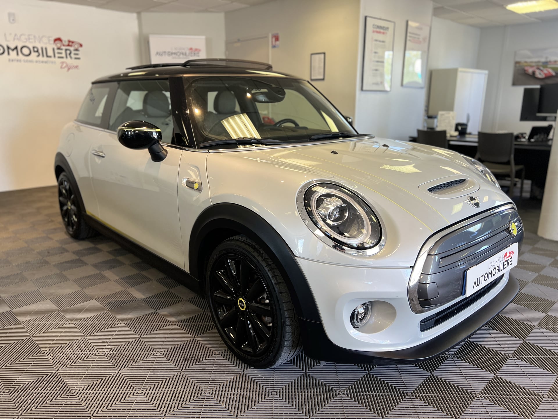 Mini Mini Cooper SE 184CV Greenwich Historique Constructeur Toit Ouvrant sièges chauffant — 2