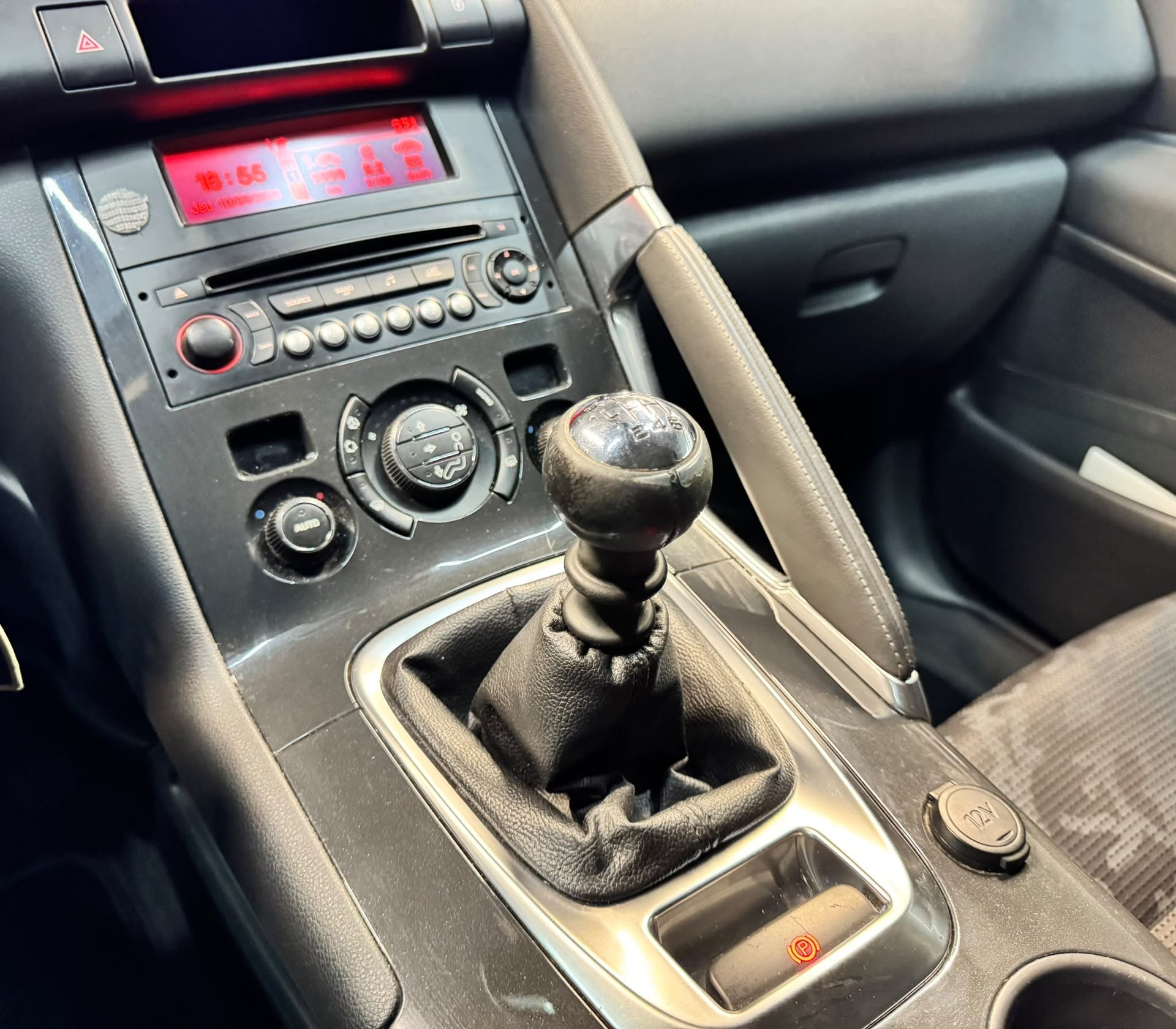 Peugeot 3008 I 1.6 HDi FAP 112 cv — 29