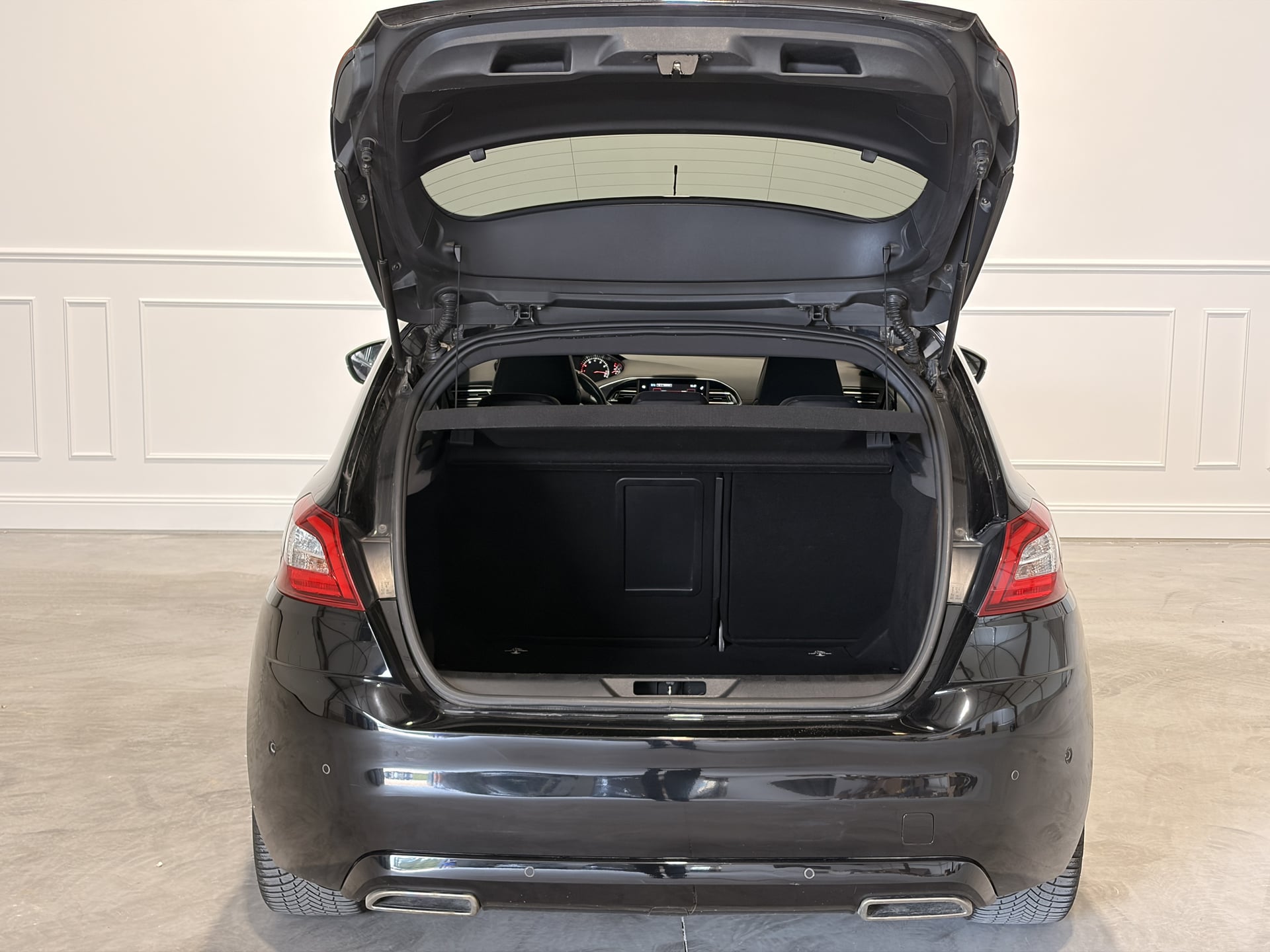 Peugeot 308 II 1.2 PURETECH 130 S&S GT LINE — 26