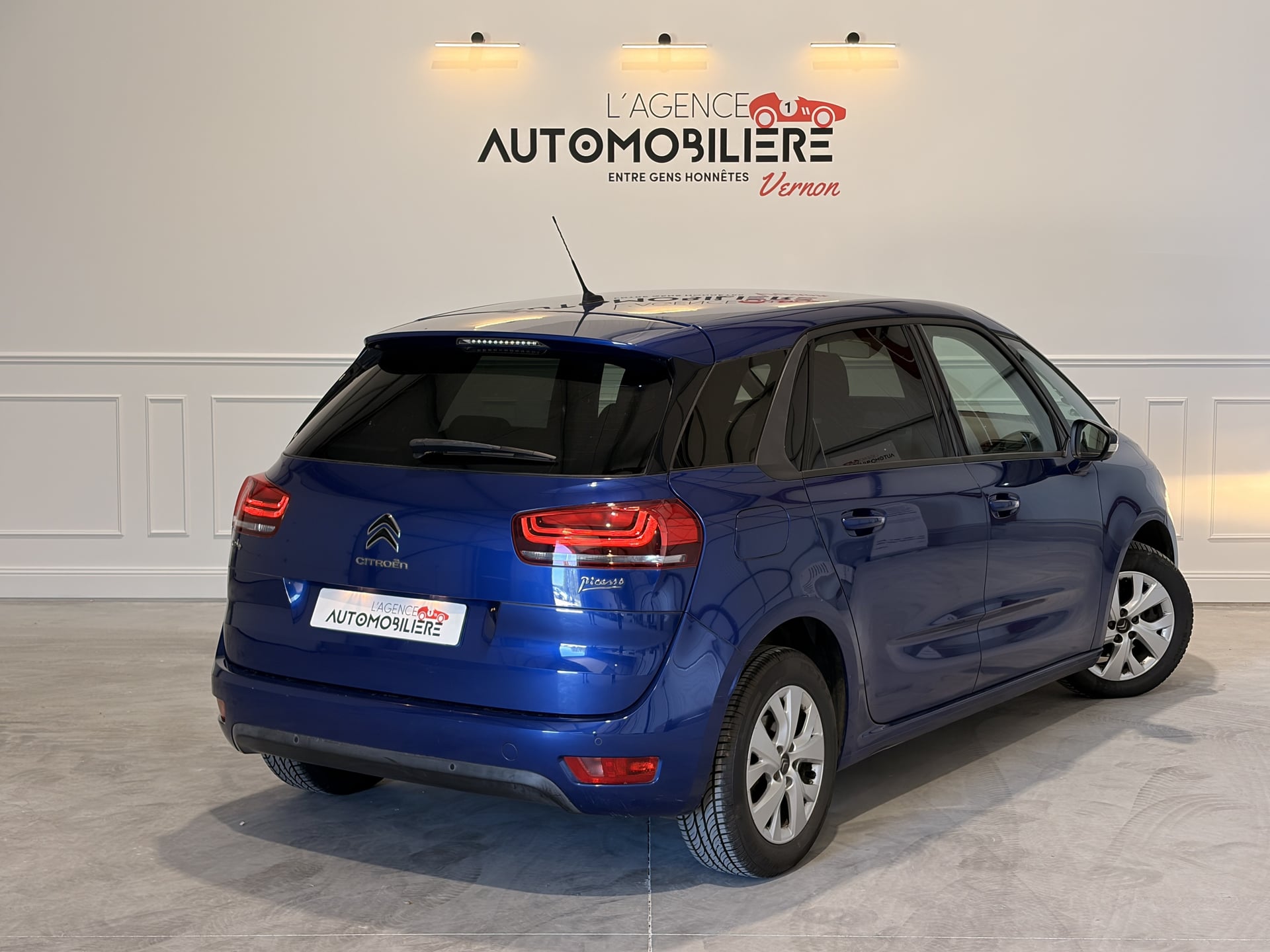 Citroen C4 Picasso II (2) 1.2 PURETECH 130 S&S LIVE BV6 — 2