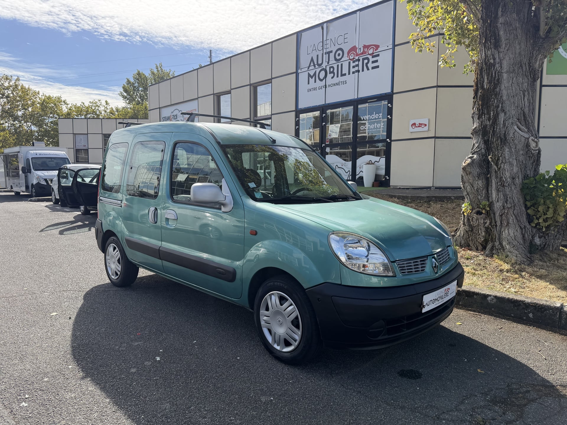 Renault Kangoo 1.5 DCI 65 CH 5 places - Distribution Neuve
