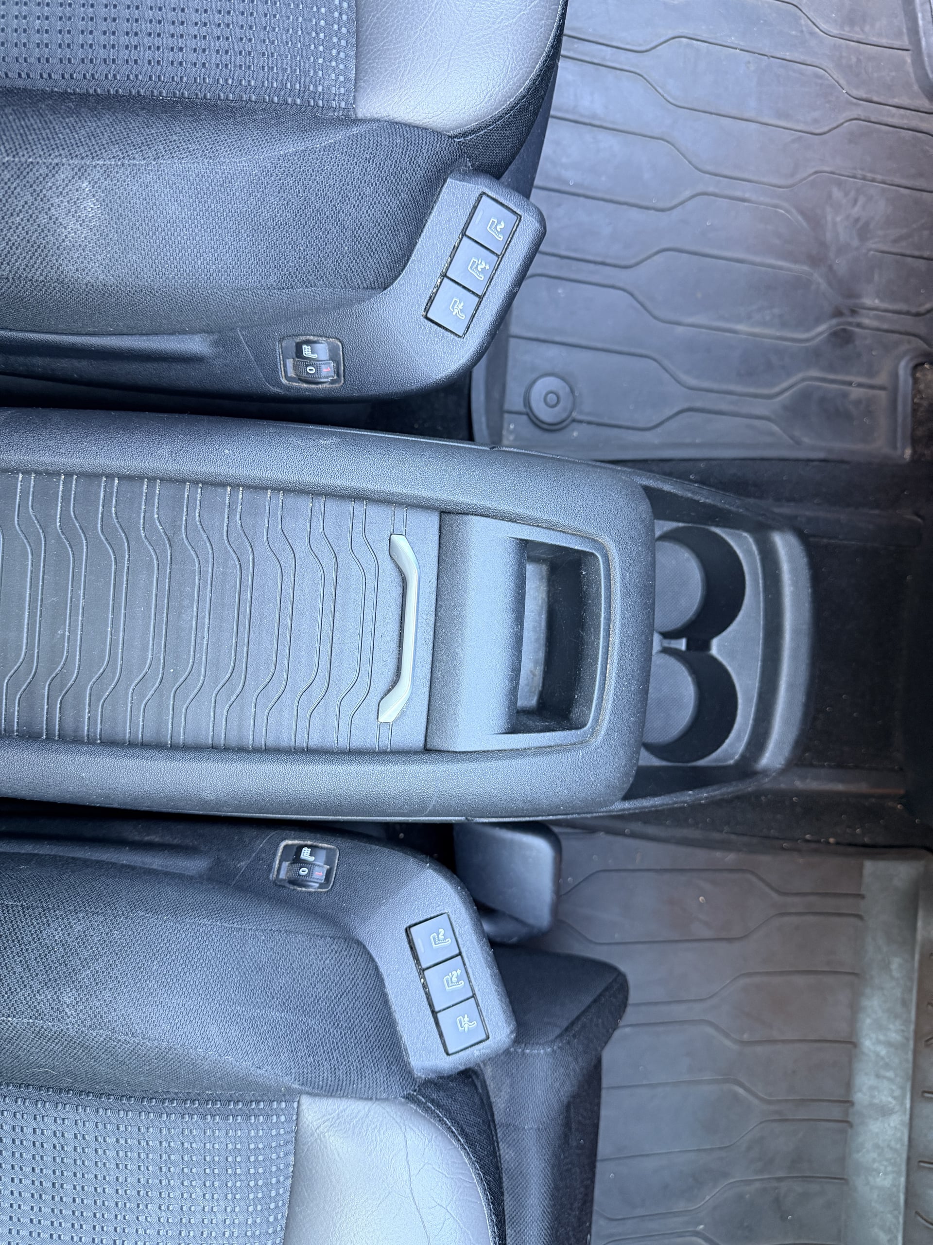 Citroen C4 Picasso 1.2 130 ch Shine S&S EAT6 7 Places Climatisation automatique - Hayon électrique - Sièges chauffant et massant - Caméra de recul — 30