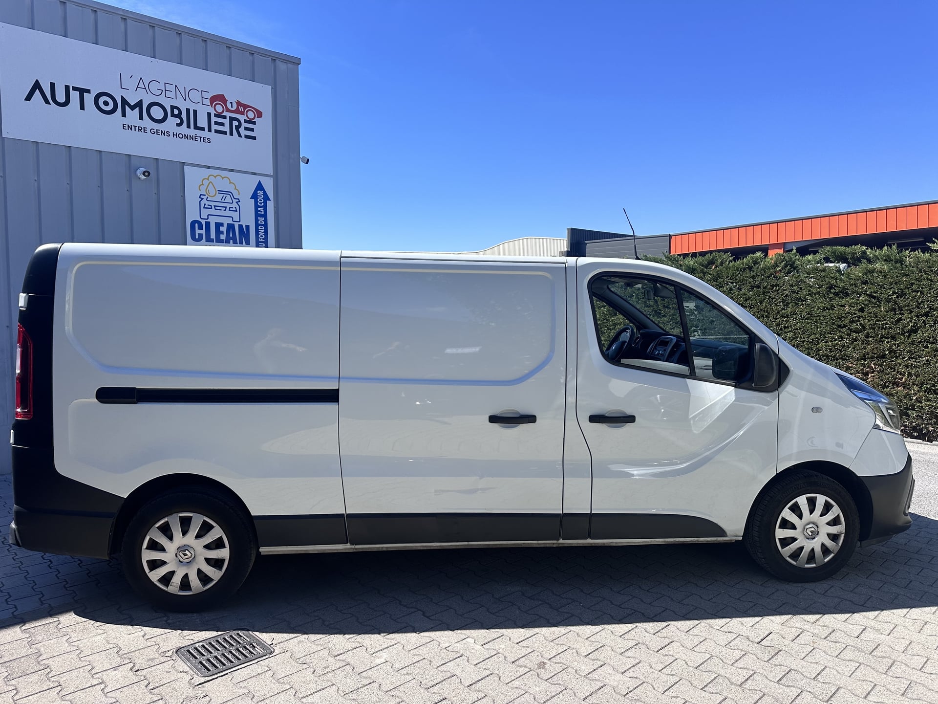 Renault Trafic 2.0 DCI 120 CV 3 PLACE — 2