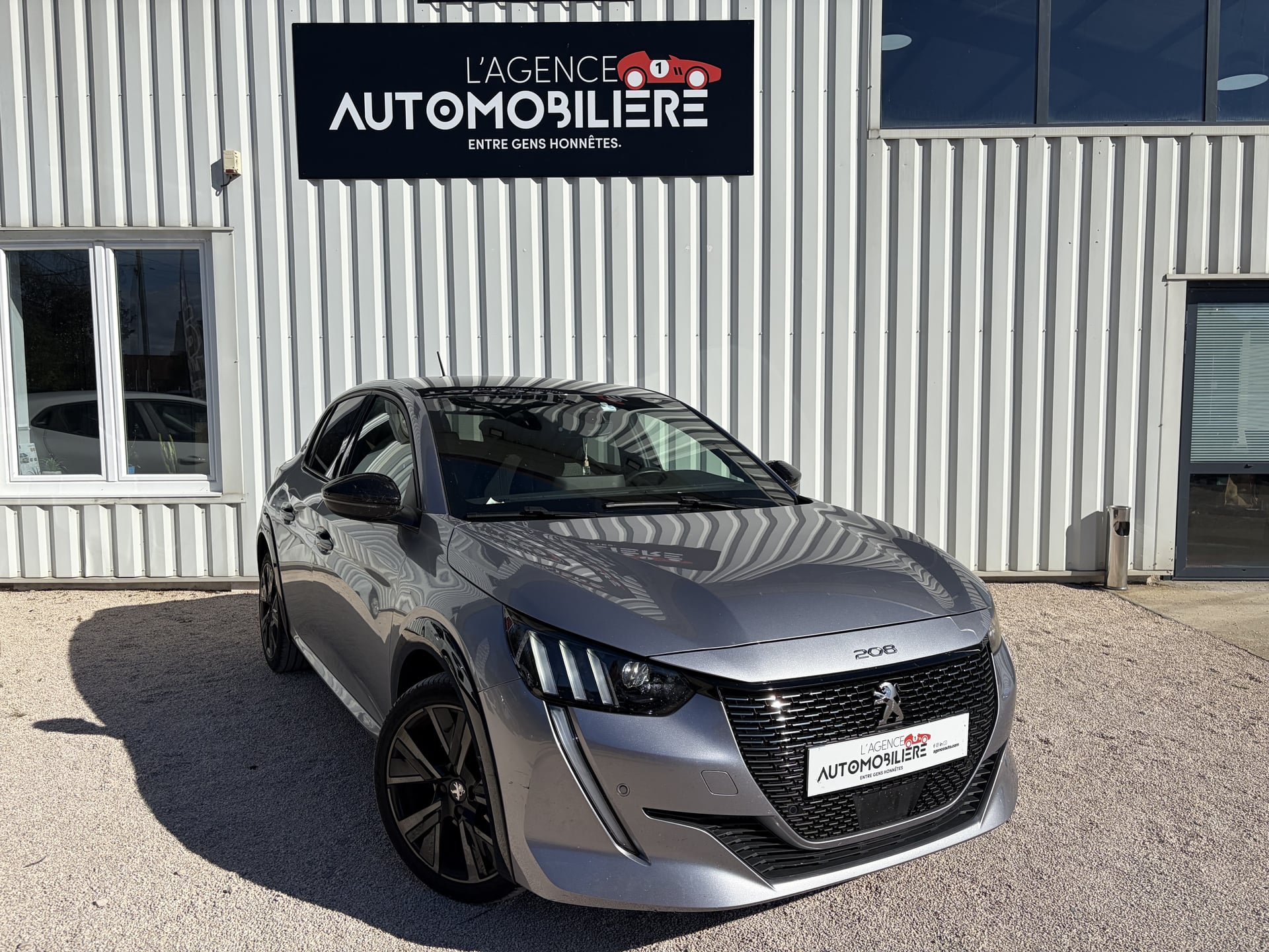 Peugeot 208 1.2 EAT8 - 100cv GT