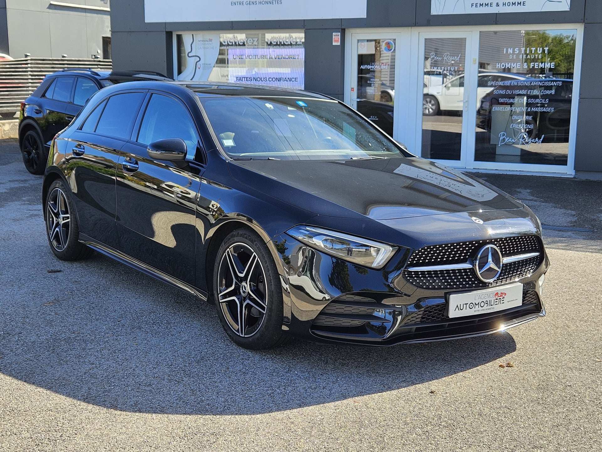 Mercedes-Benz Classe A 200d 2.0 150 ch 8G DCT AMG LINE ( Toit Ouvrant - Sièges Chauffants - Eclairage Ambiance...) — 2