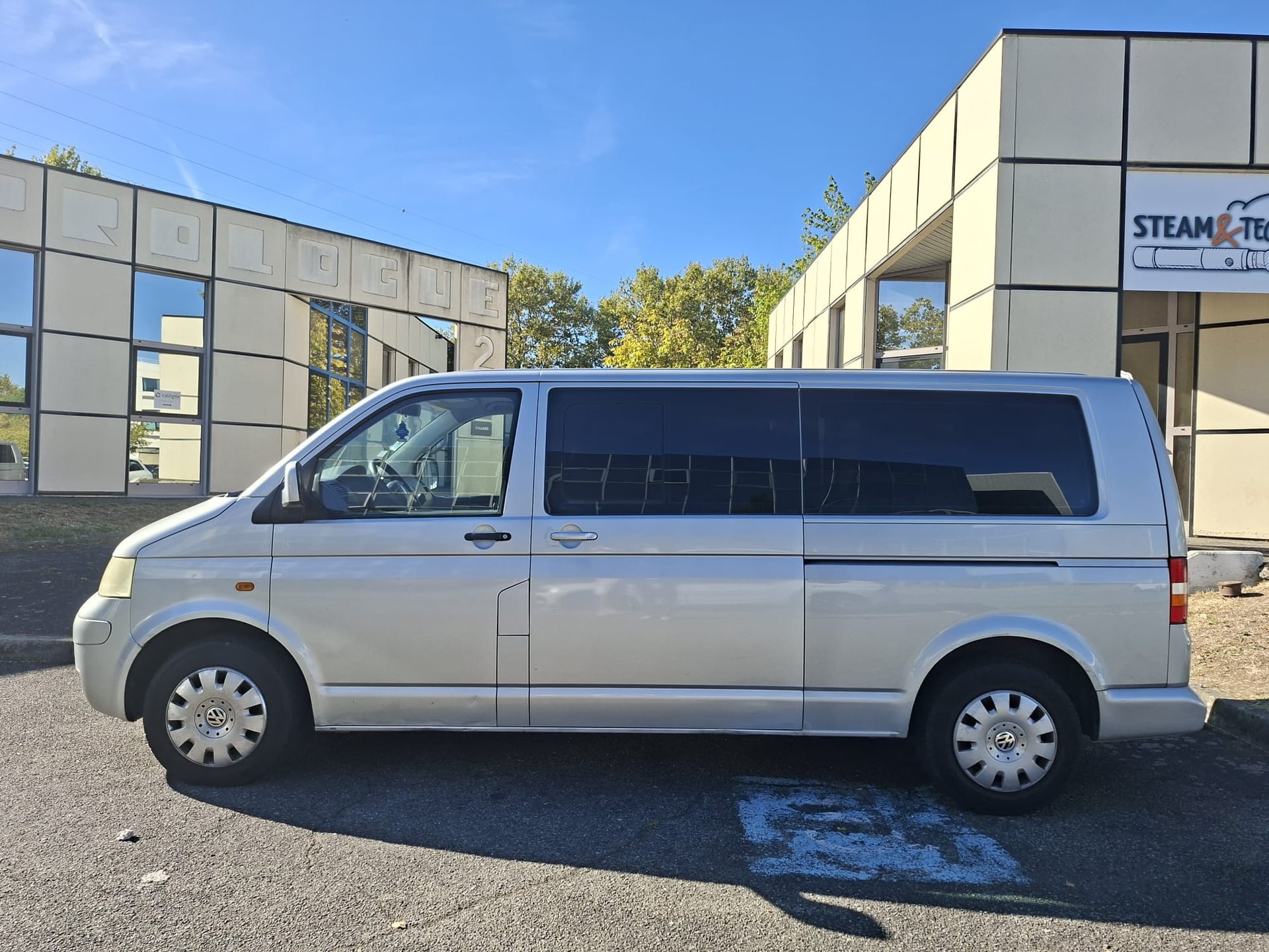 Volkswagen Transporter T5 2.5 TDI Combi 131cv - 9 places — 2