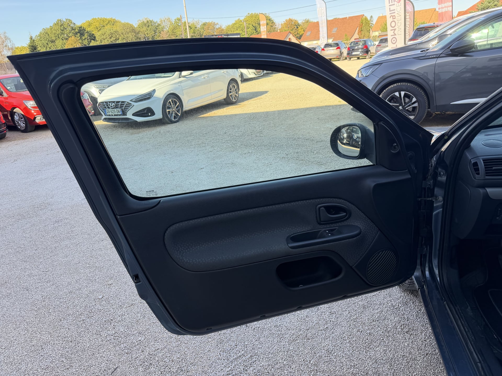 Renault Clio 1.5 Dci Eco2 — 18