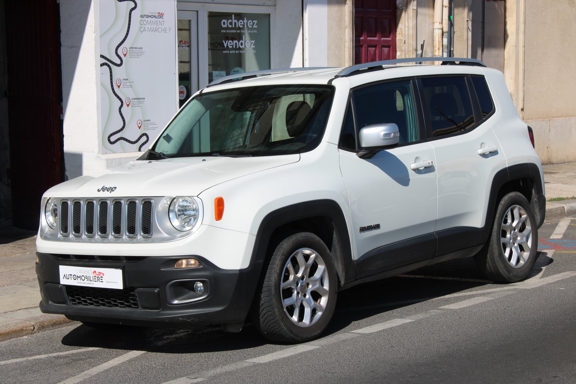 Jeep Renegade 1.6 JTD 120 ch LIMITED ( Sièges chauffants, GPS, Radar Arr ... )
