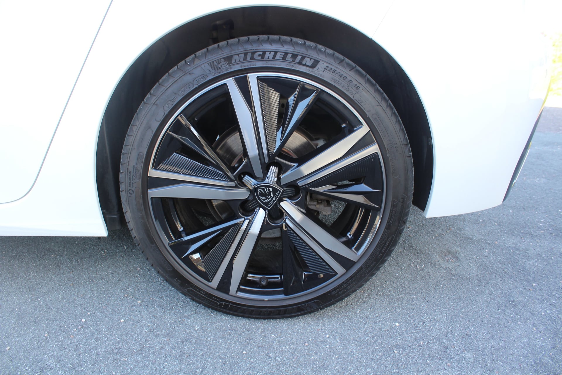 Peugeot 308 III -3 -1.5 BlueHDi 130 CH S&S GT Pack EAT8 PREMIÈRE MAIN — 34