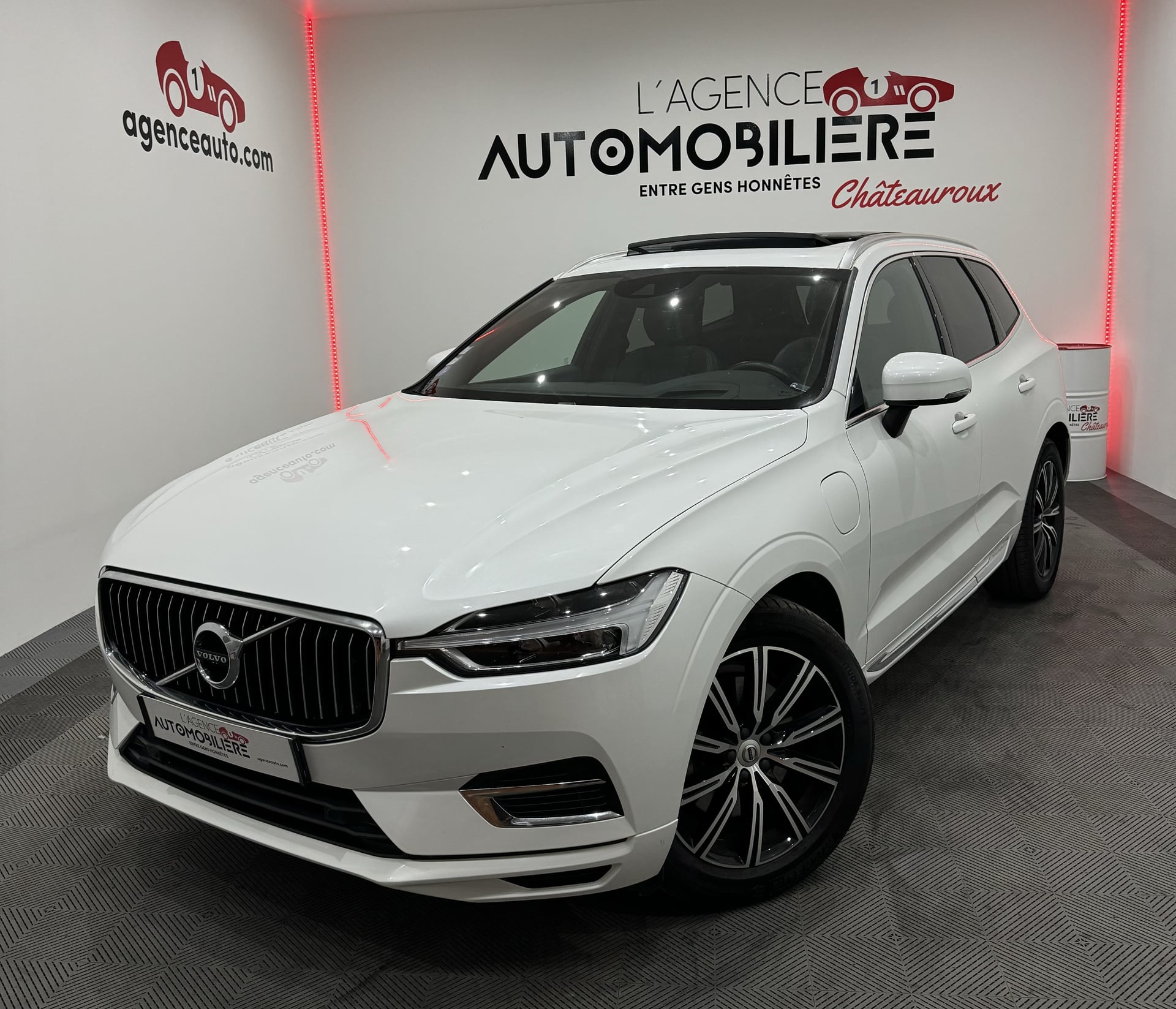 Volvo XC60 INSCRIPTION T8 TWIN 4X4 303+87CV GEARTRONIC 8 TOIT PANO OUV/AFF TETE H/CAMERA/GPS/BLUETOOTH/KEYLESS/CUIR CHAUF/ VENTILES
