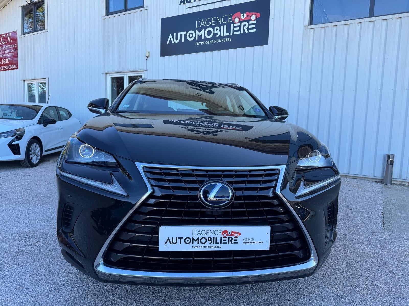 Lexus NX 300h 197 CV 4WD PACK BUSINESS — 2