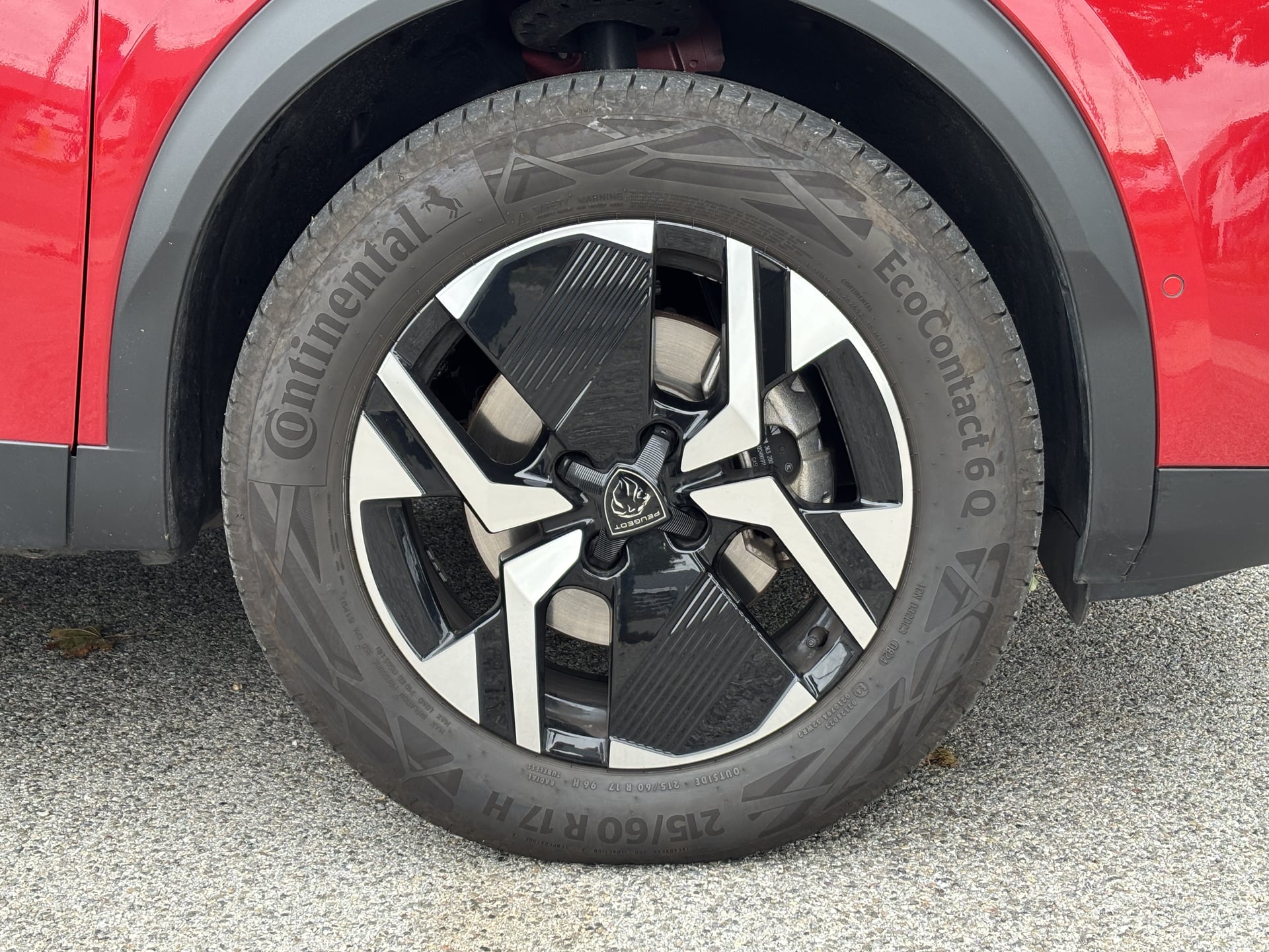 Peugeot 2008 1.2 Hybrid 136 ch ALLURE e- DSC6 — 36