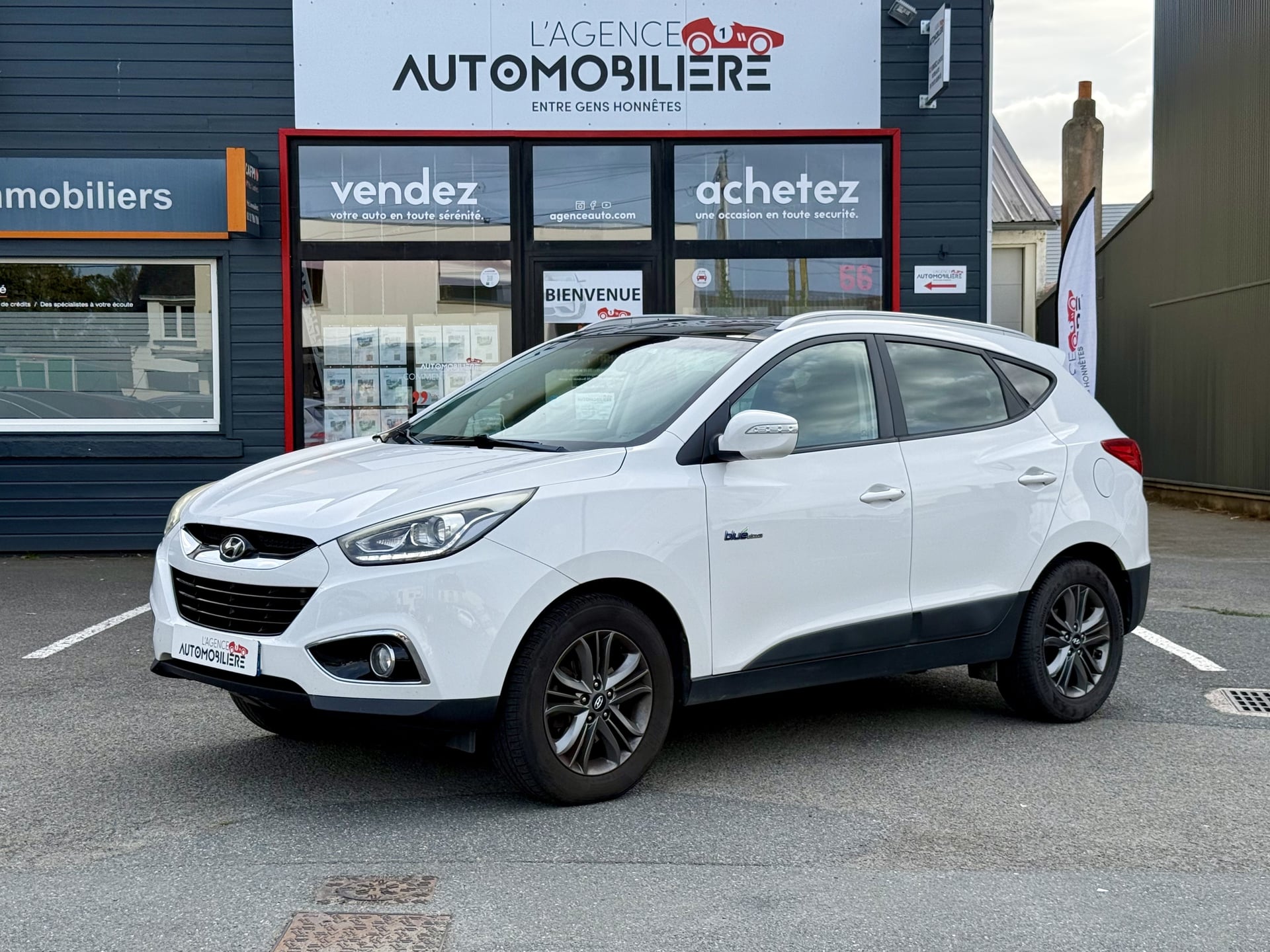 Hyundai ix35 1.7 CRDi 115 ch BVM6 2 WD CREATIVE (TOIT OUVRANT+ GARANTIE 6 MOIS) — 2