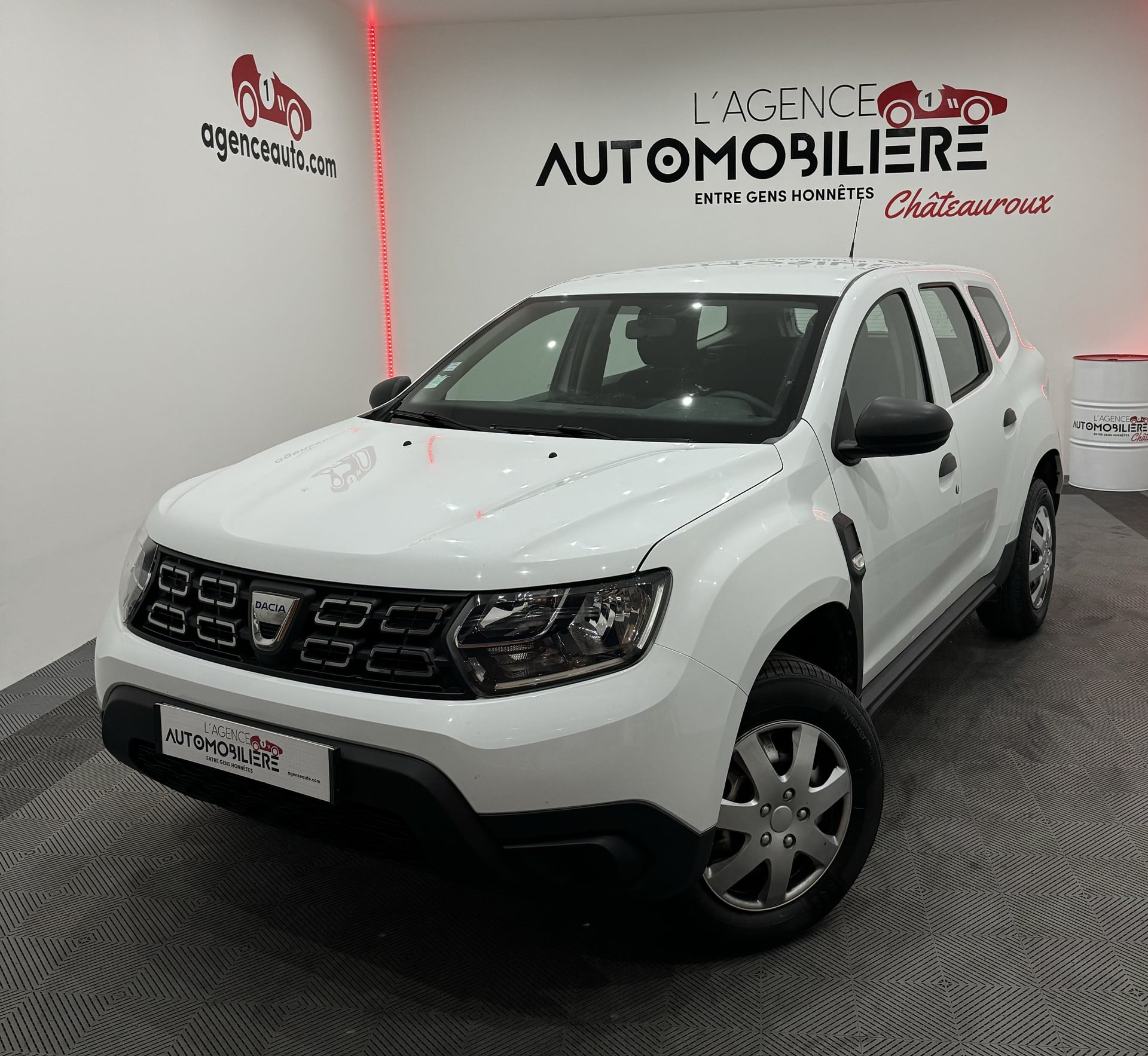 Dacia Duster 1.6 SCE 115CV BVM5 VITRES ELECTRIQUES/CENTRALISATION DES PORTES/DIRECTION ASSISTEE/AUTO RADIO CD