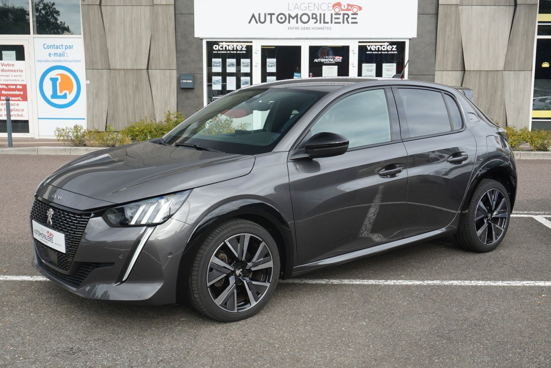 Peugeot 208 GT 1.2 100 ch EAT8 1ere main