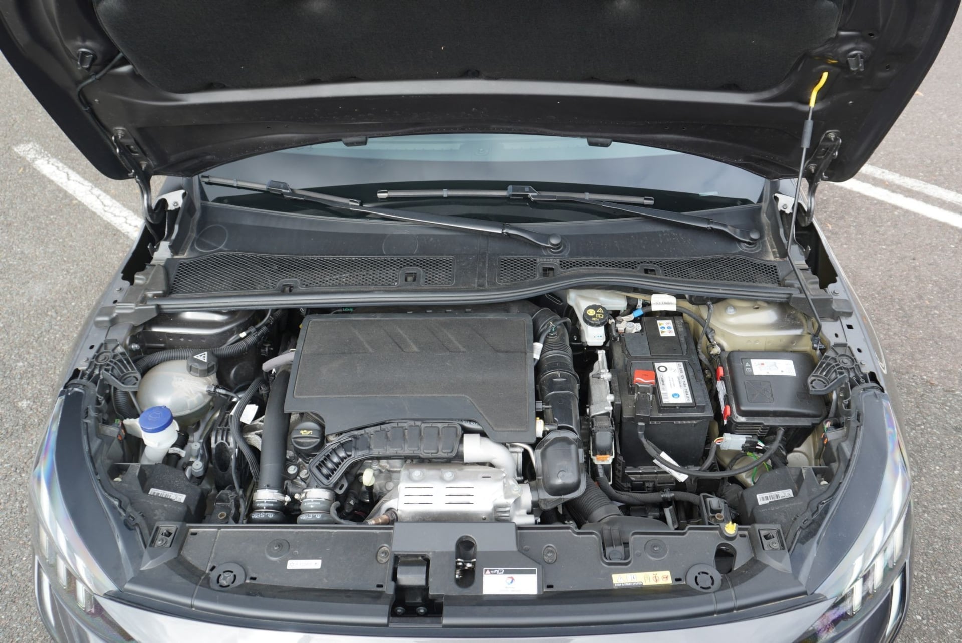 Peugeot 208 GT 1.2 100 ch EAT8 1ere main — 26
