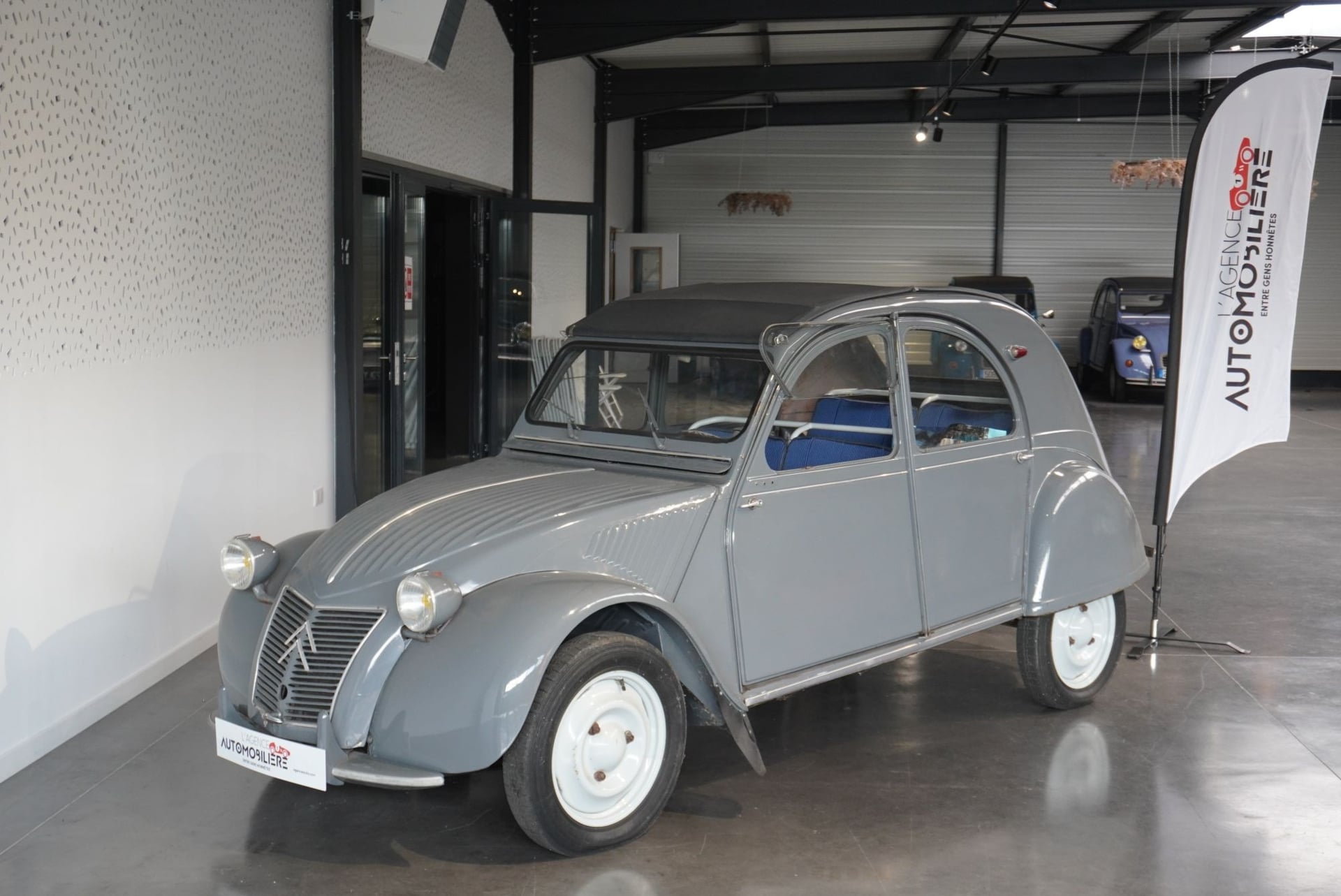 Citroen 2CV 1958 type AZ Porte Suicide