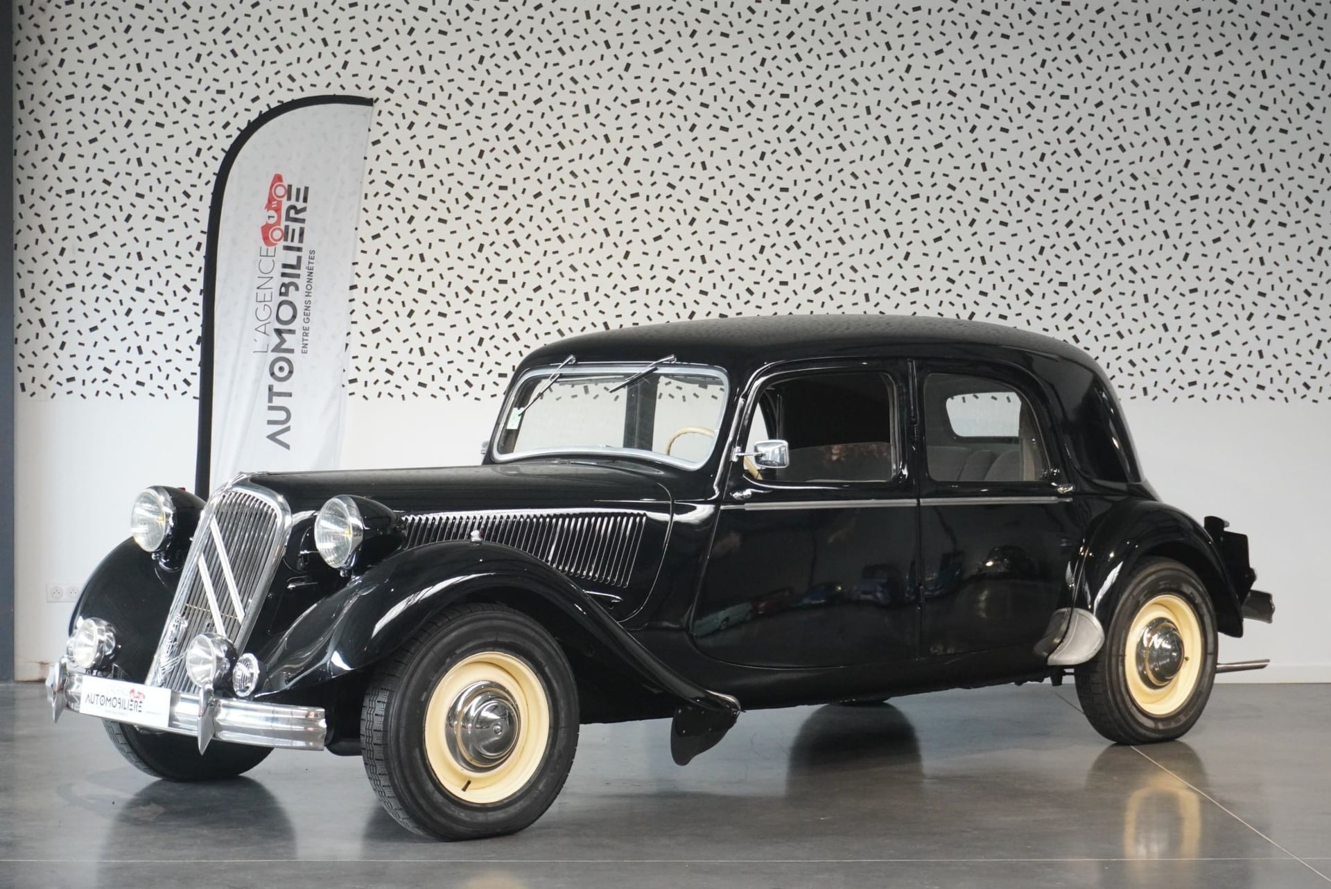 Citroen Traction/15 15 six malle plate