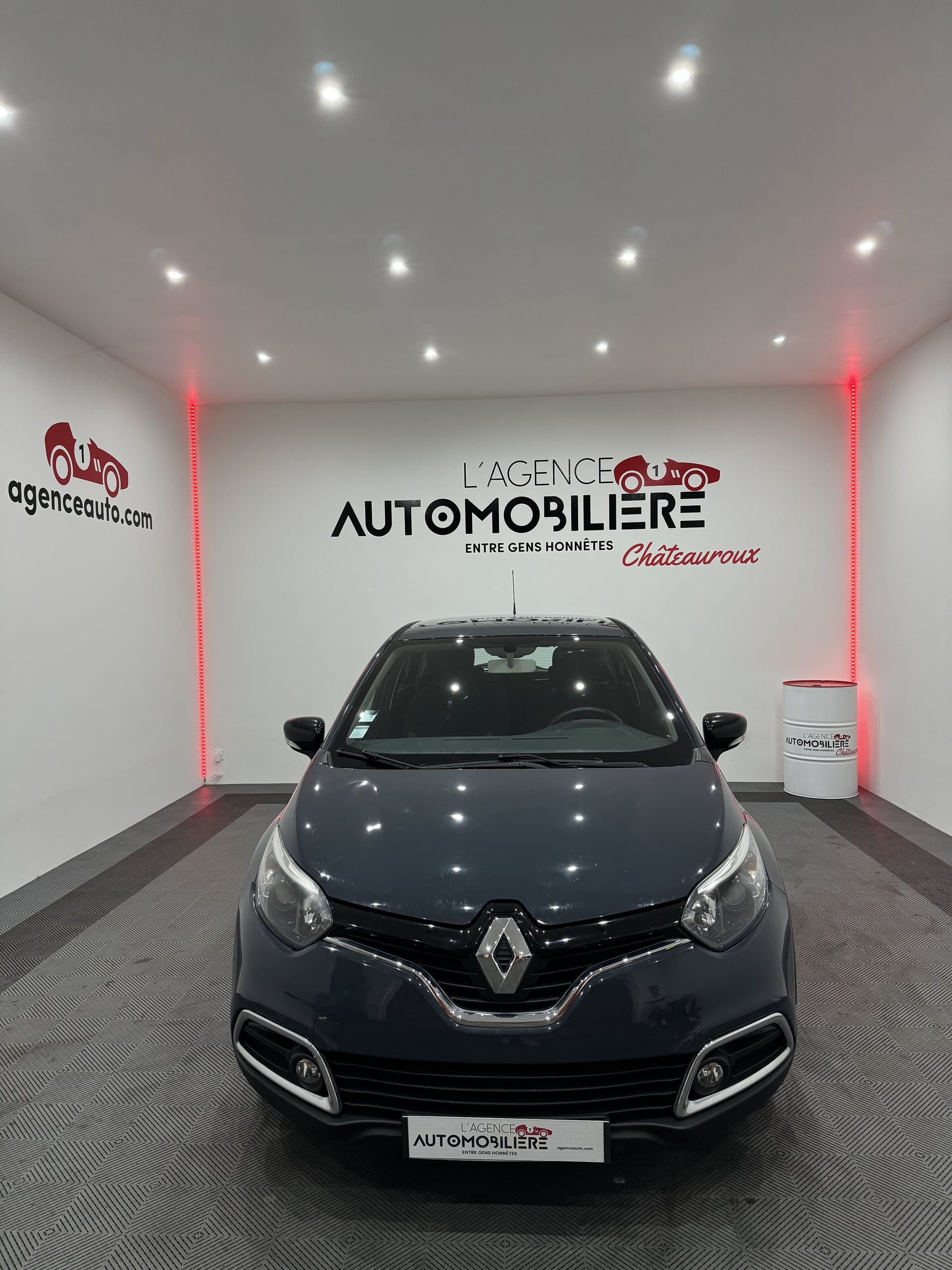 Renault Captur BUSINESS 1.5 DCI 90CV BVM5 GPS/BLUETOOTH/REGULATEUR/JTES 16'/CLIM/ACCES DEMARRAGES MAINS LIBRES — 2