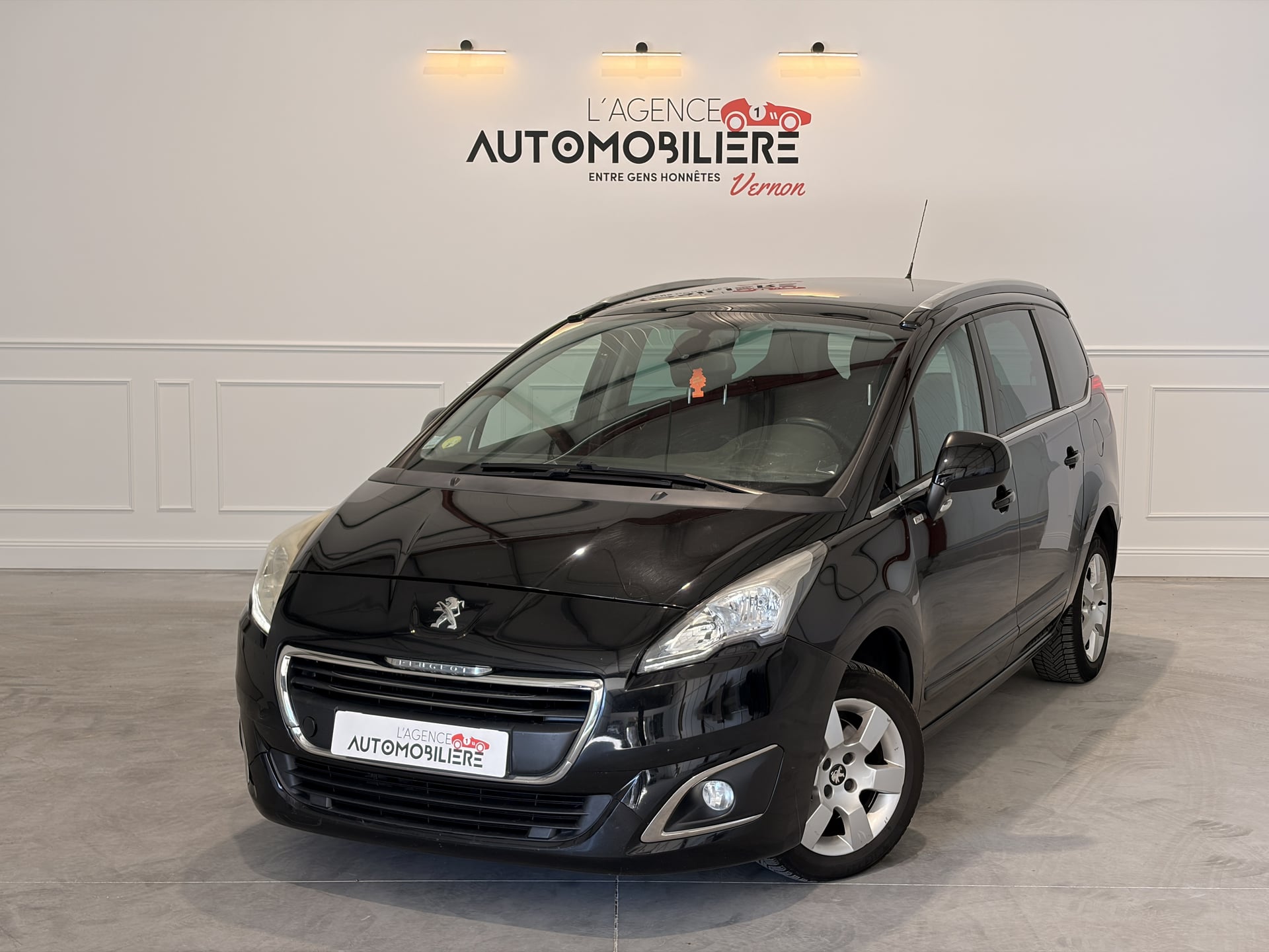 Peugeot 5008 (2) 1.6 BLUEHDI 120 STYLE 7PLACES / ATTELAGE /