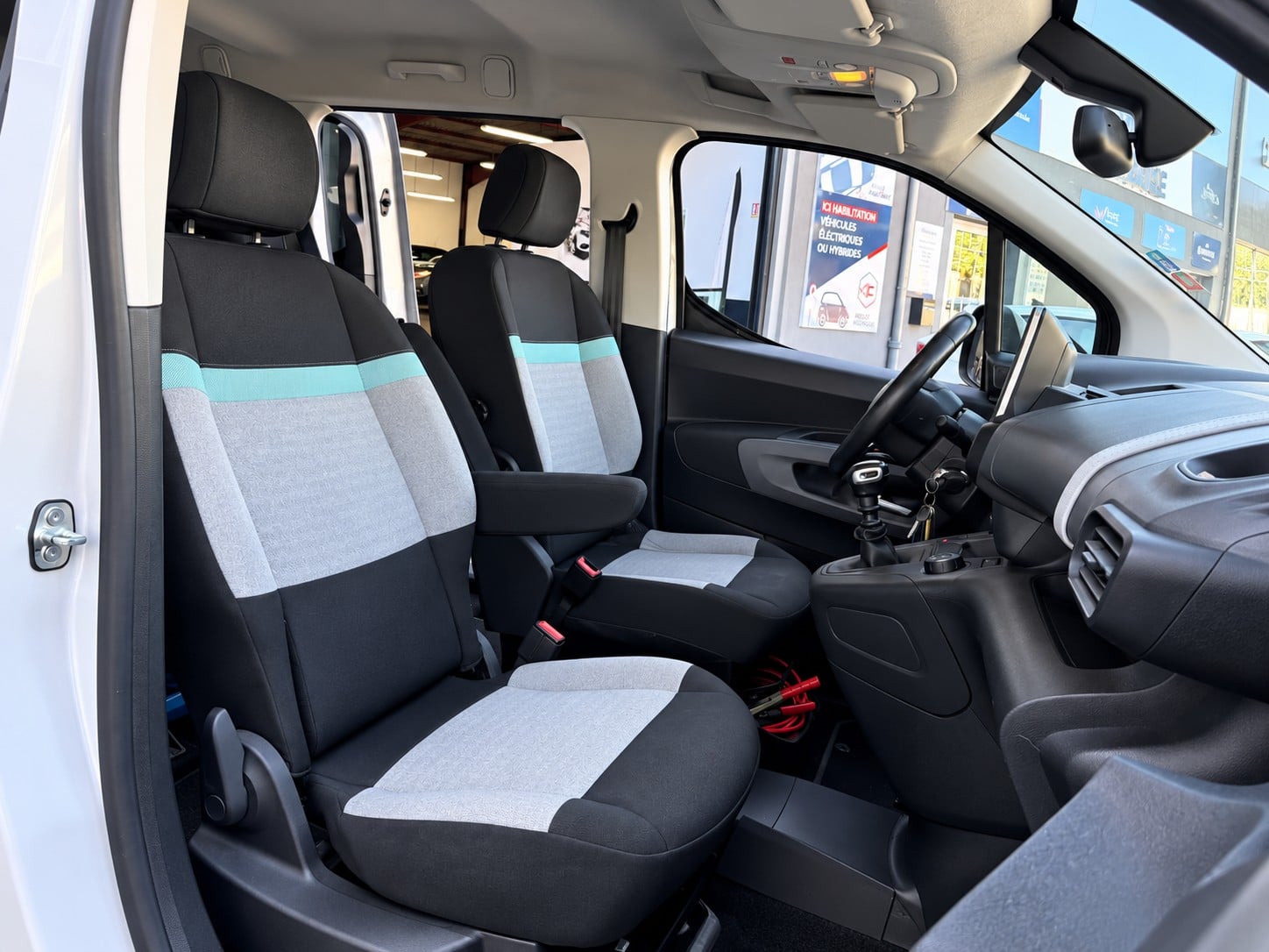 Citroen Berlingo XL 1.2 110 ch S&S Shine - 7 places - Affichage Tête haute - Carplay - Climatisation automatique — 27